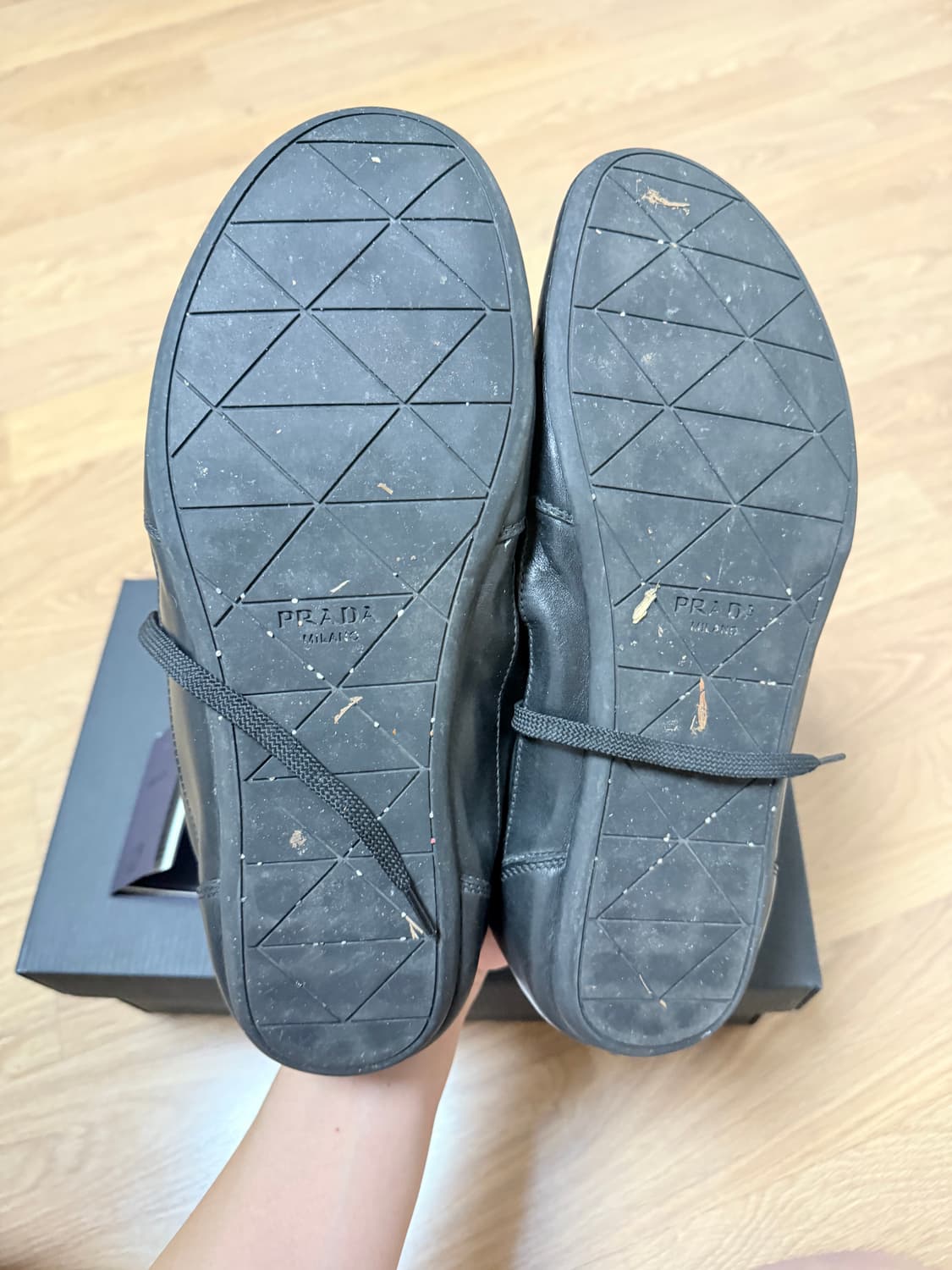 프라다 컬랩스 레더 블랙 UK9 상품이미지4