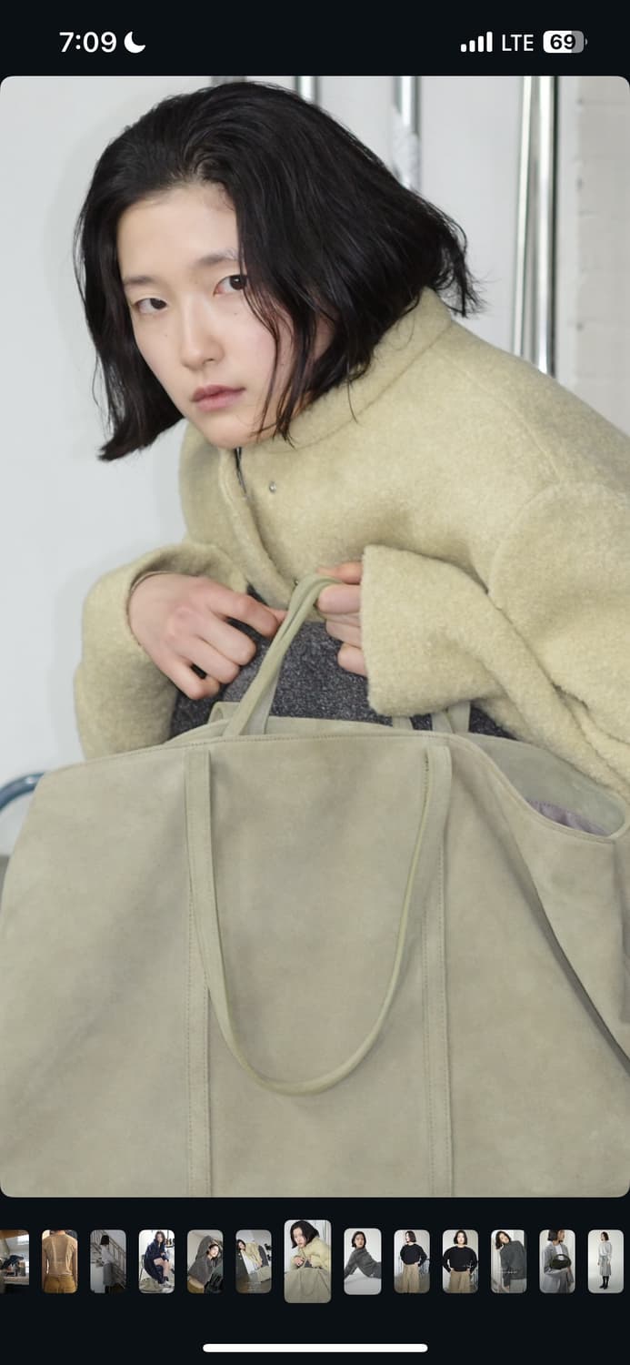 Hwi 휘 L 스웨이드 토트백 타우페 상품이미지2