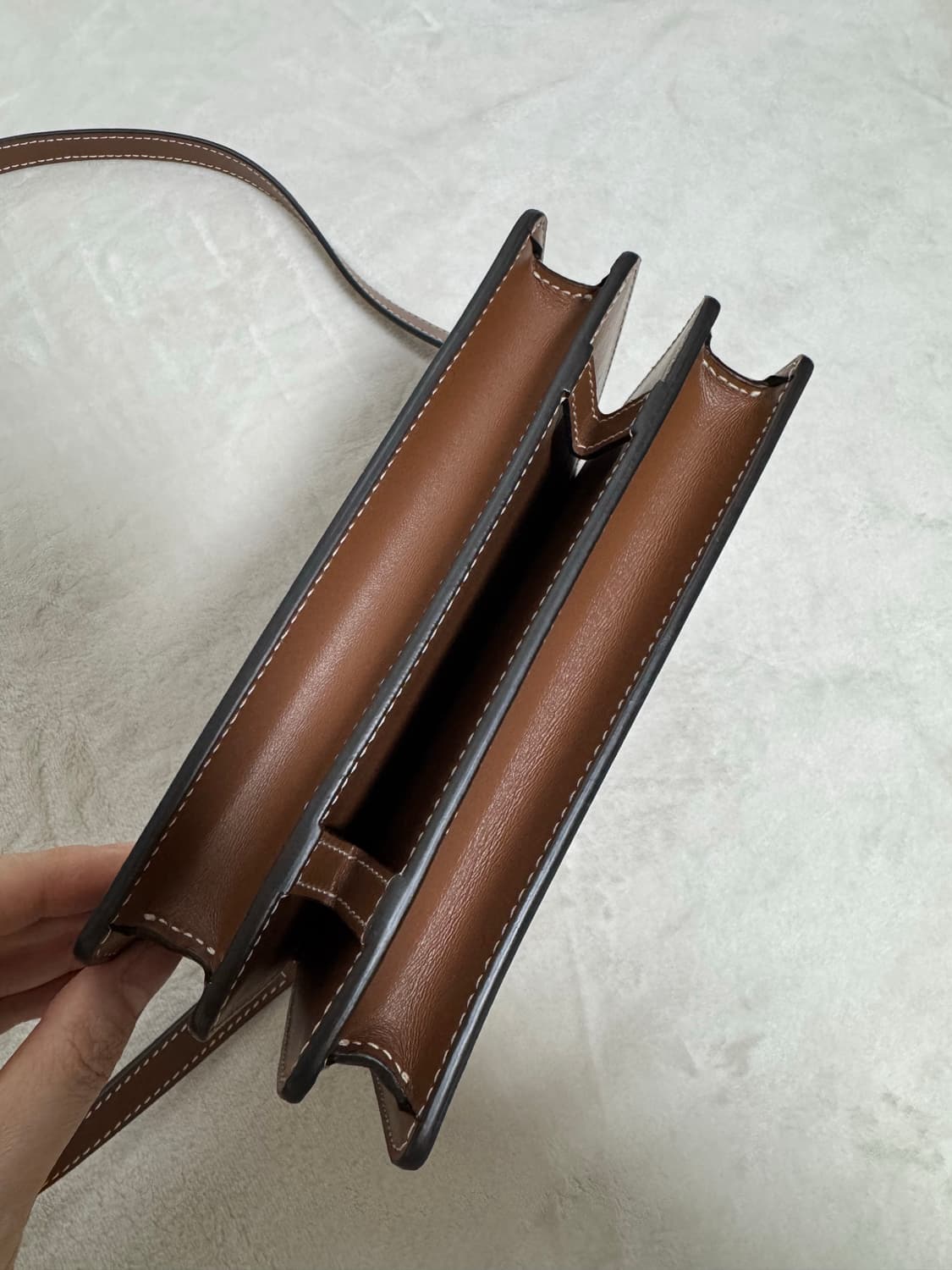 버버리 미니 포켓 호스페리 타이틀 백 상품이미지6