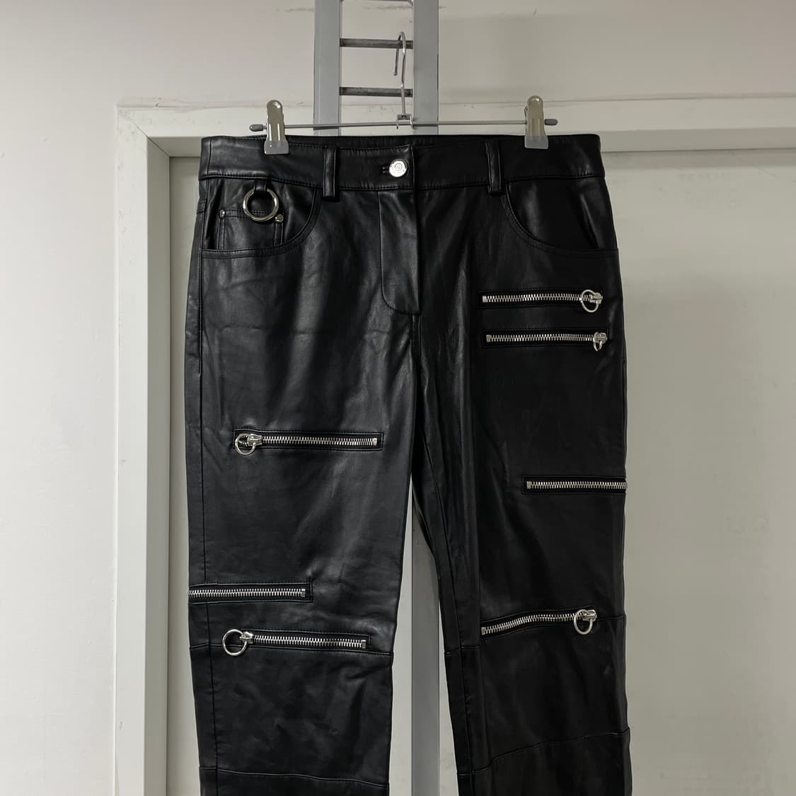 럭키슈에뜨 레더 팬츠 새상품 38(W) 상품이미지2