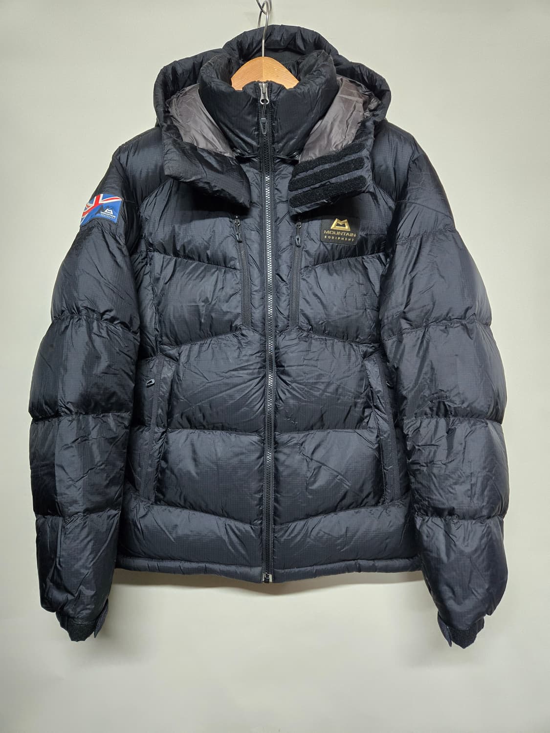 마운틴 이큅먼트 블랙 패딩 자켓100 상품이미지1