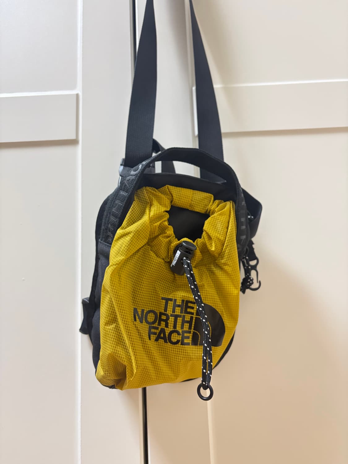 노스페이스 크로스색 가방 (gold yellow) 상품이미지2