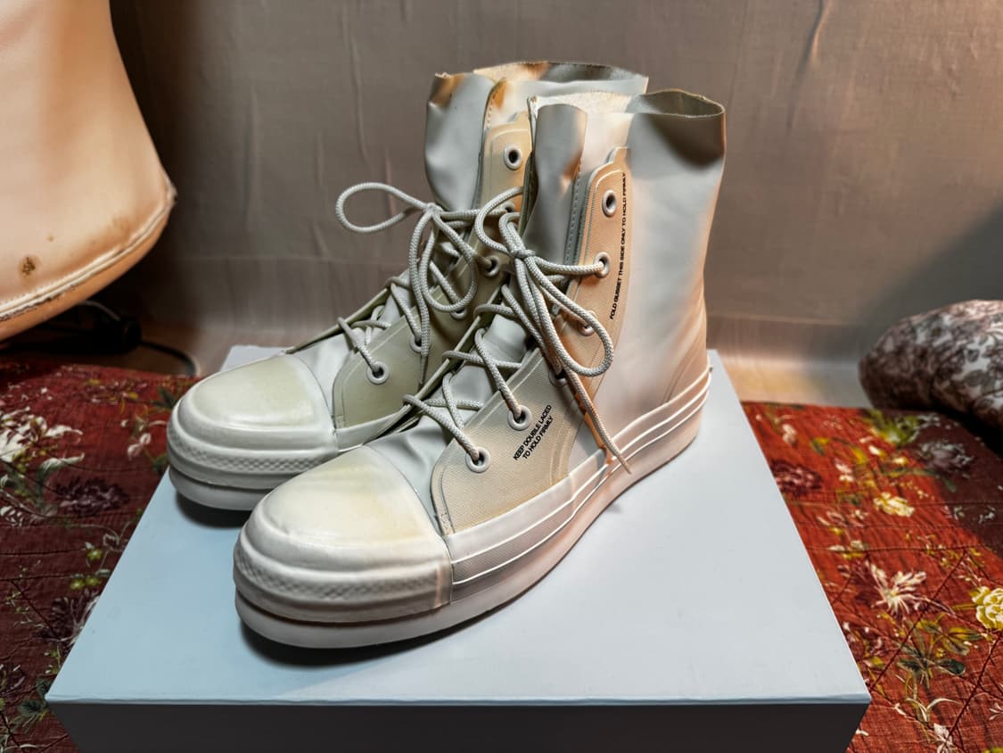 컨버스 앰부쉬 하이 화이트 300사이즈 판매합니다! 상품이미지2