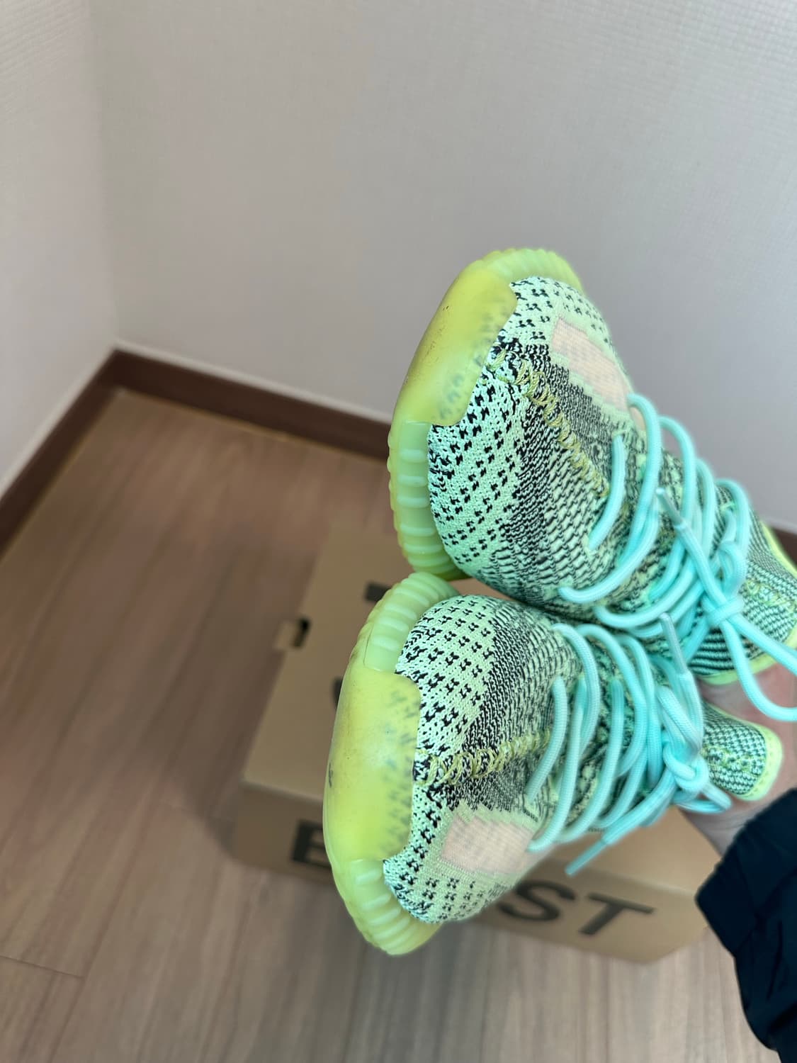 285 아디다스 이지 부스트 350 V2 이즈릴 - 논리플렉티브 상품이미지7