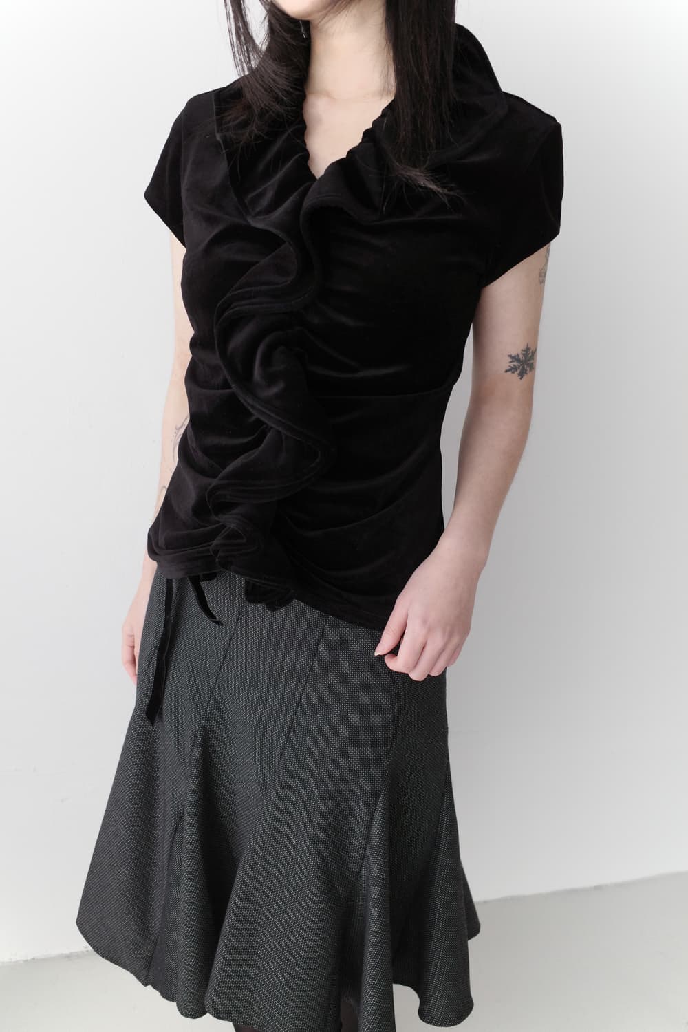 naracamic) velvet ruffle half T  상품이미지5