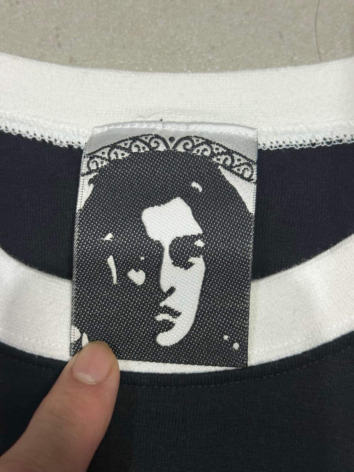 히스테릭 글래머 아카이브 런던 히스걸 라글란 롱슬리브 티셔츠 상품이미지3