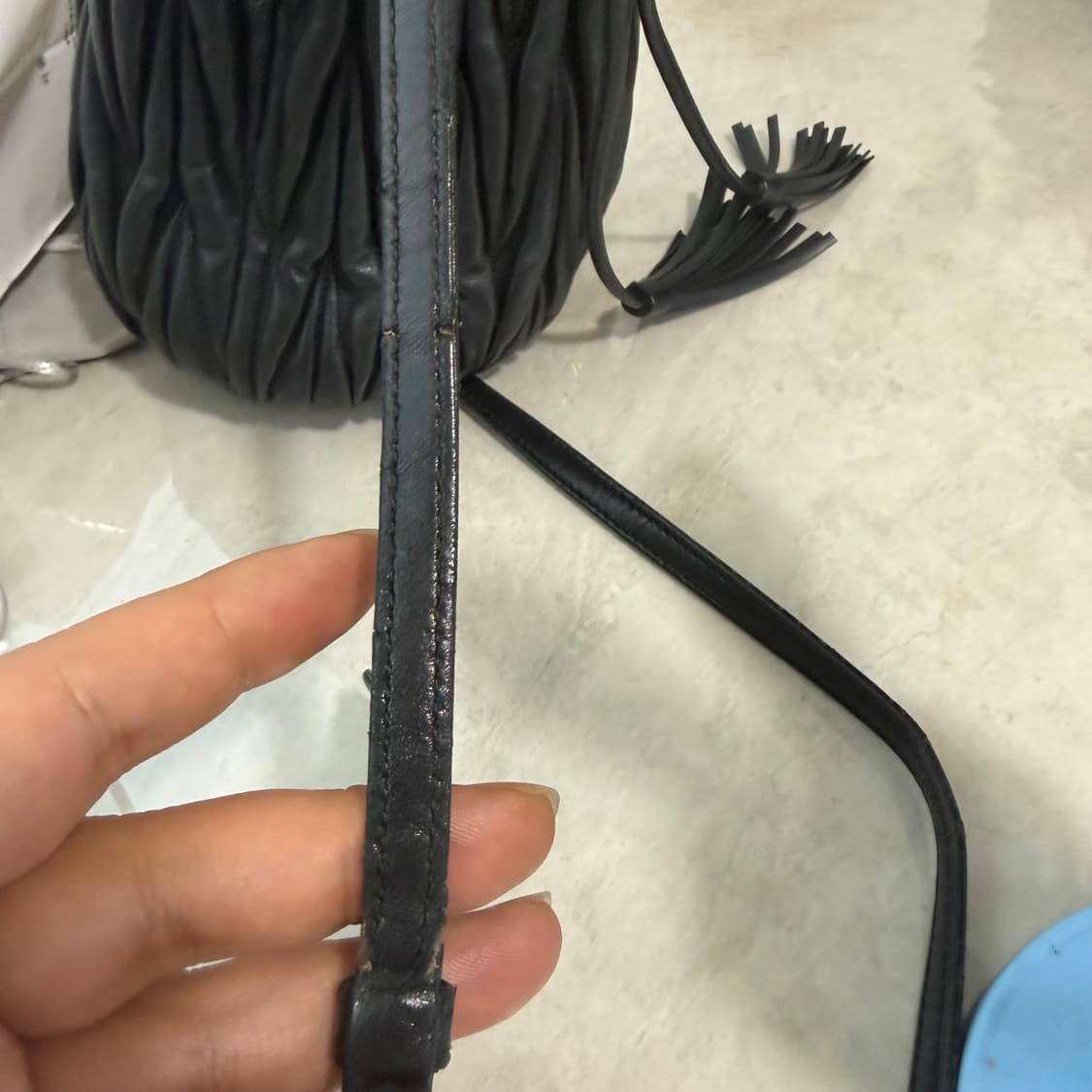 미우미우 마테라쎄 버킷백 상품이미지4