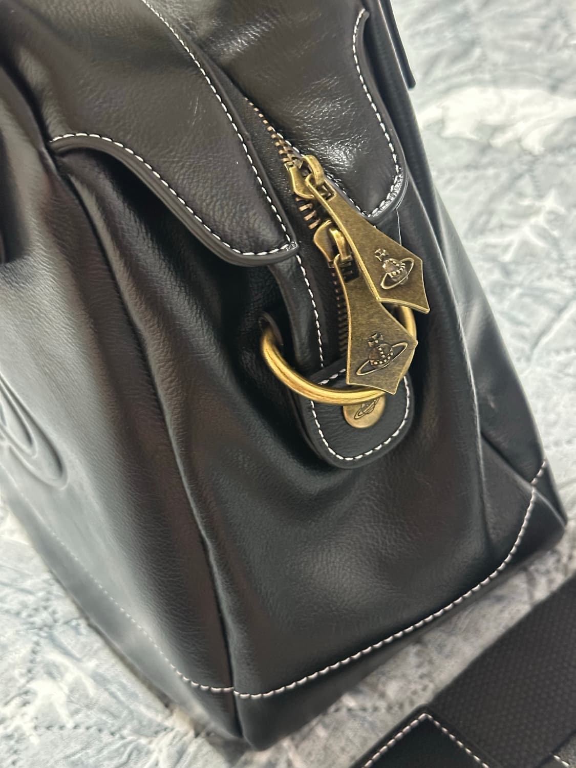 🤍 비비안웨스트우드 레더 빈티지 메신저백 🤍 상품이미지3