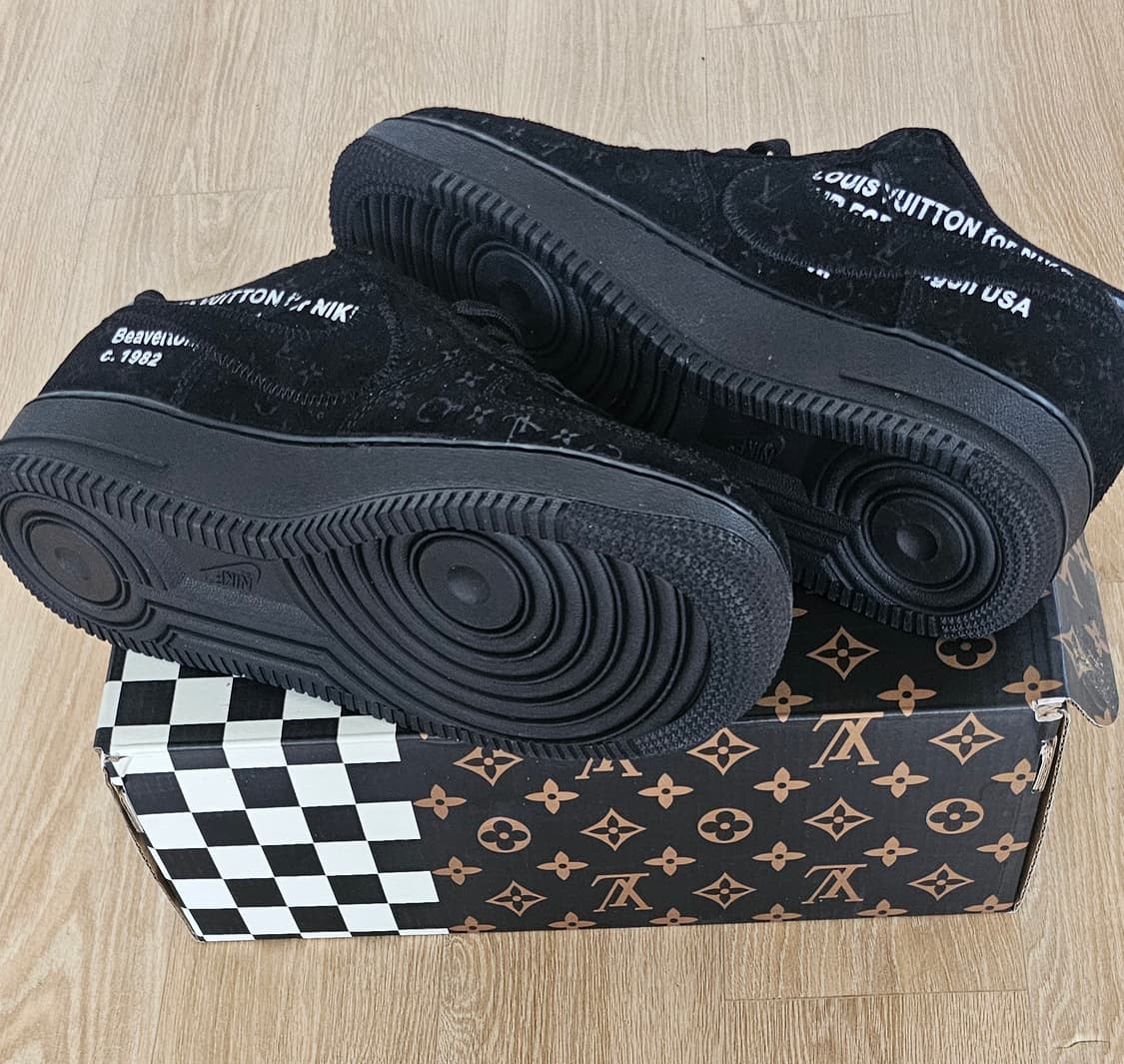 루이비통 나이키 에어 포스1 로우바이버질아블로260사이즈새상품미개봉 상품이미지4