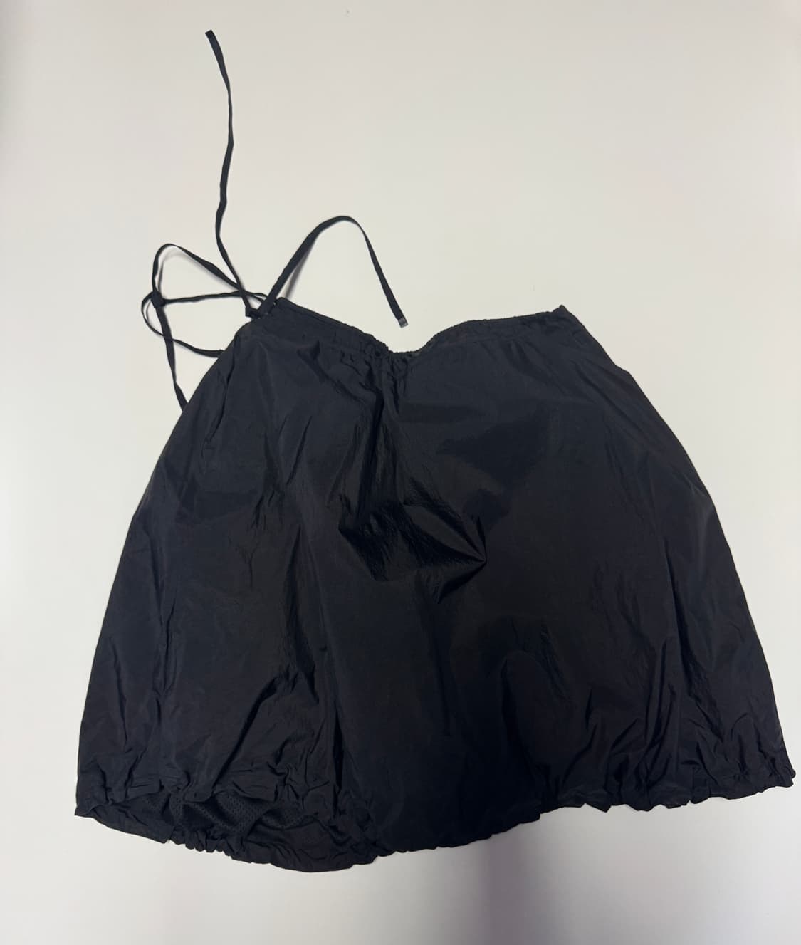 여성 더오픈프로덕트 사이드 스트링 나일론 스커트 2 블랙 상품이미지2