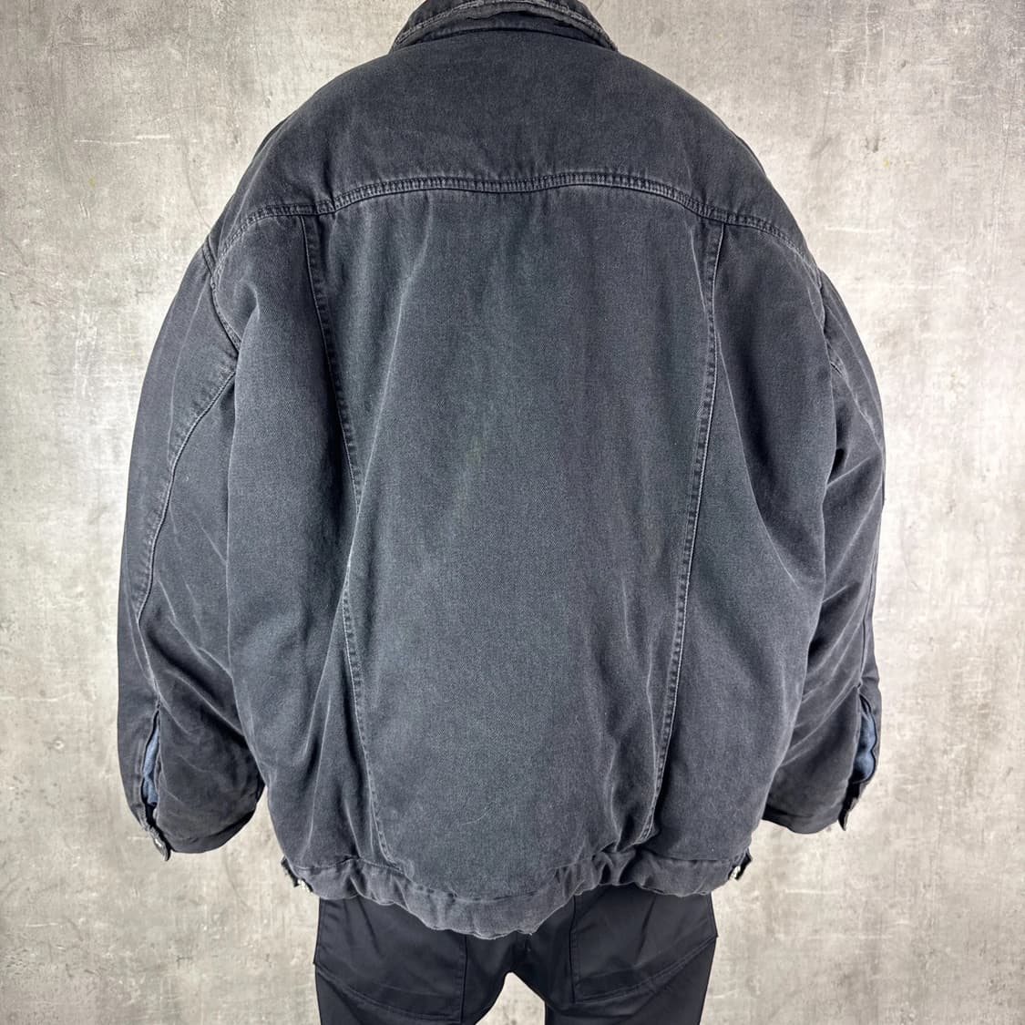 칸예와 샤이가 입은 발렌시아가 간지깡패 데님 패딩 자켓 흑청 상품이미지3