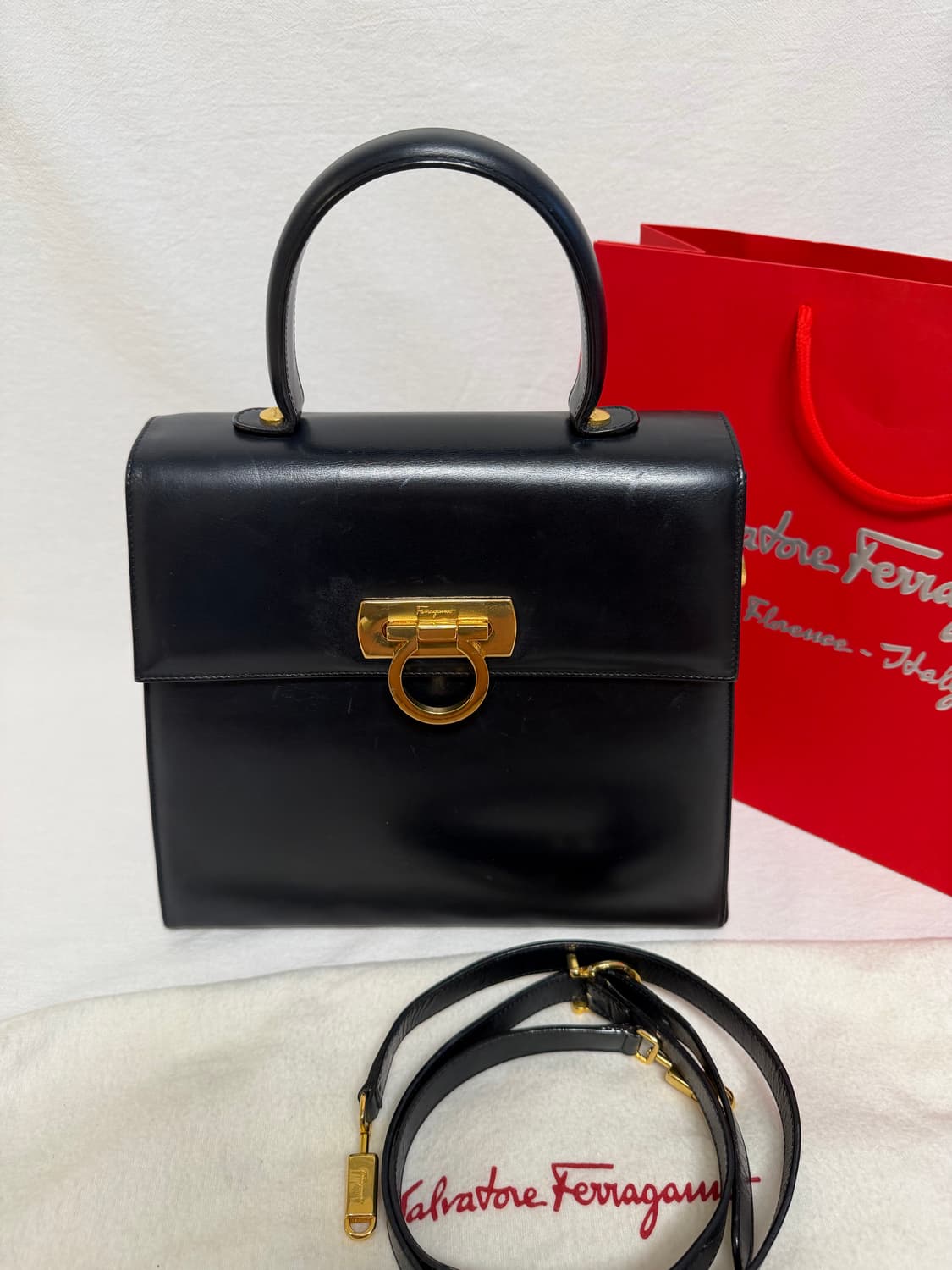 정품 페라가모 간치니 탑핸들백 블랙 차정원백 토트백 핸드백 크로스백 상품이미지4