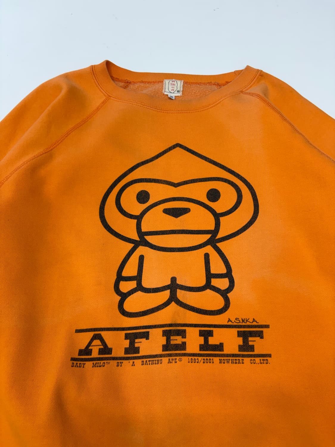 에이프 00s 마일로 오렌 스웻셔츠 상품이미지1