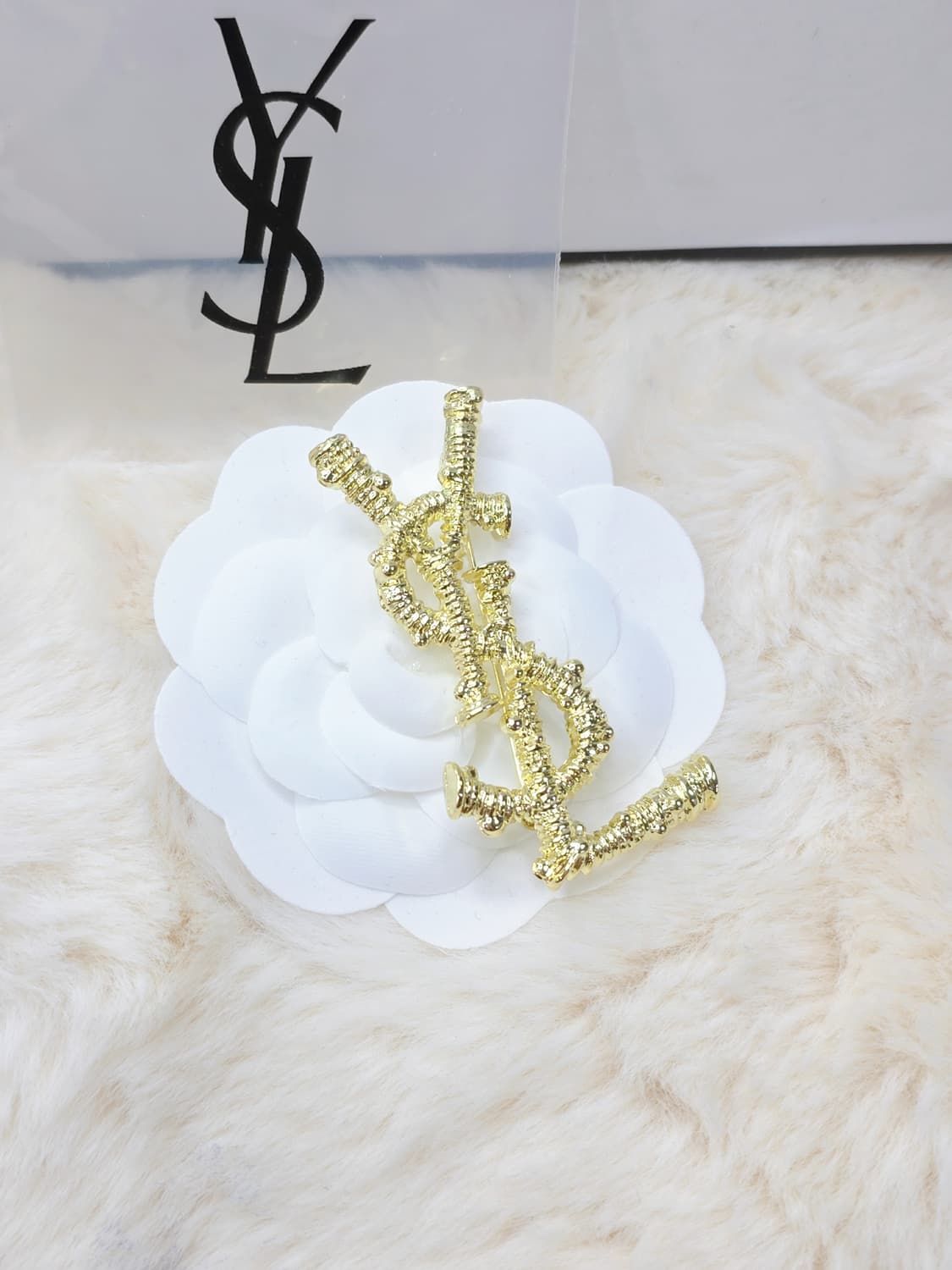 빈티지 골드 입생로랑 브로치 상품이미지2