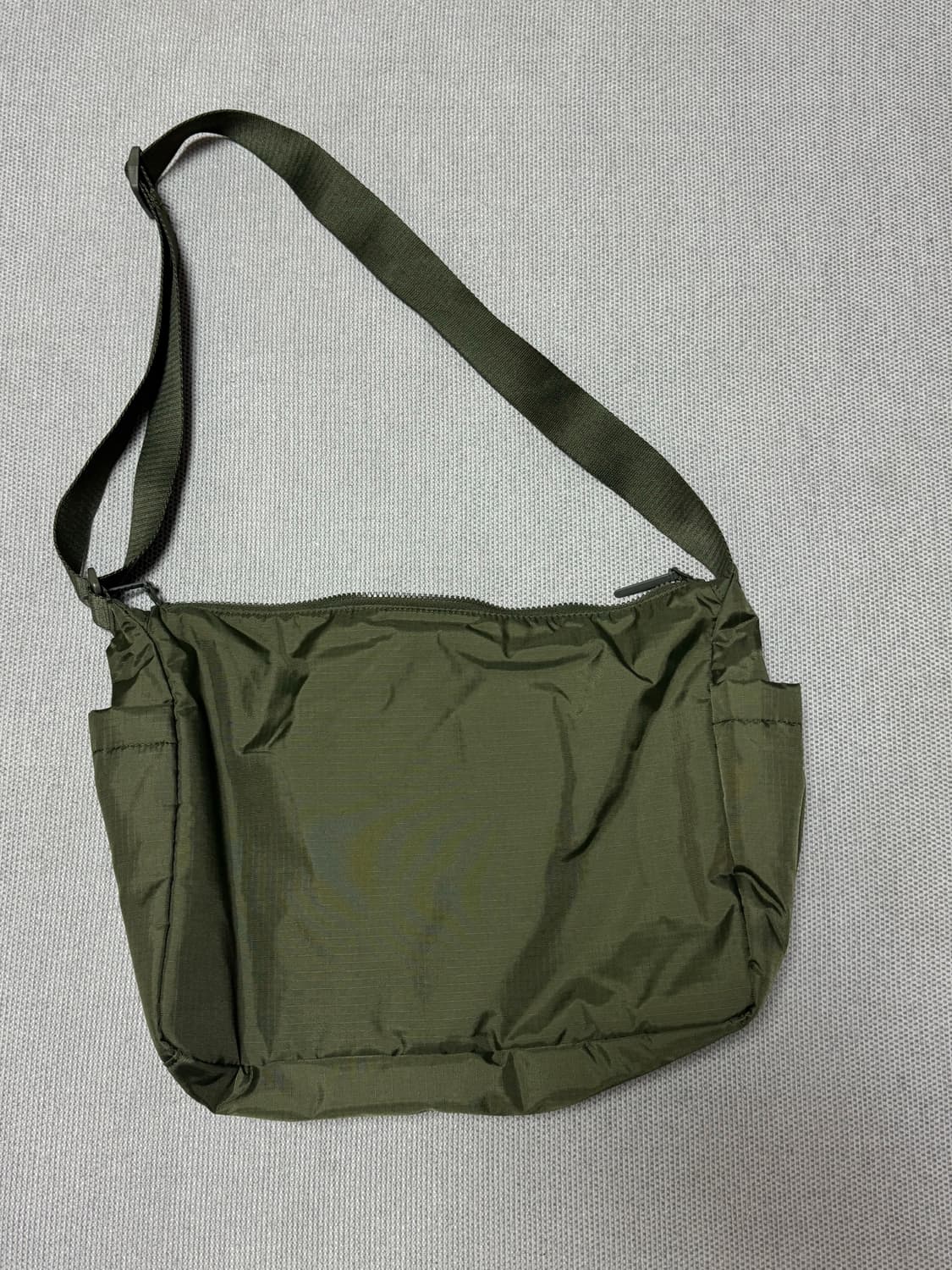 유니클로 멀티 포켓 숄더백 카키(유니포터) 상품이미지2