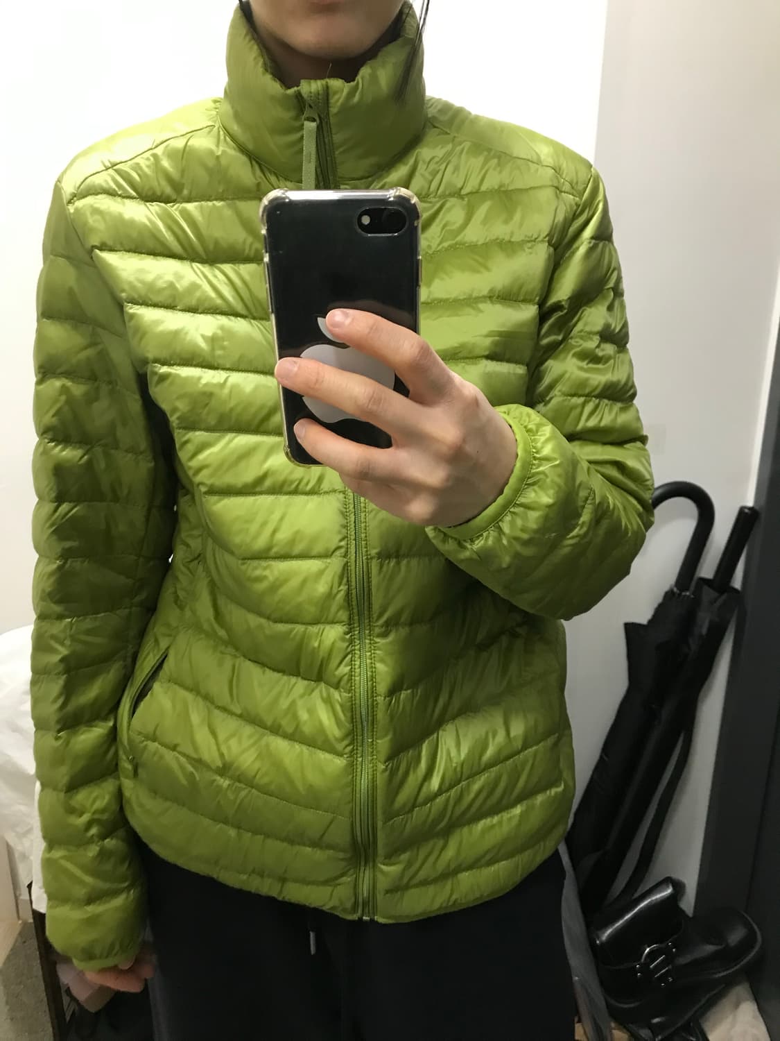 유니클로 울트라 라이트다운 경량패딩 상품이미지2