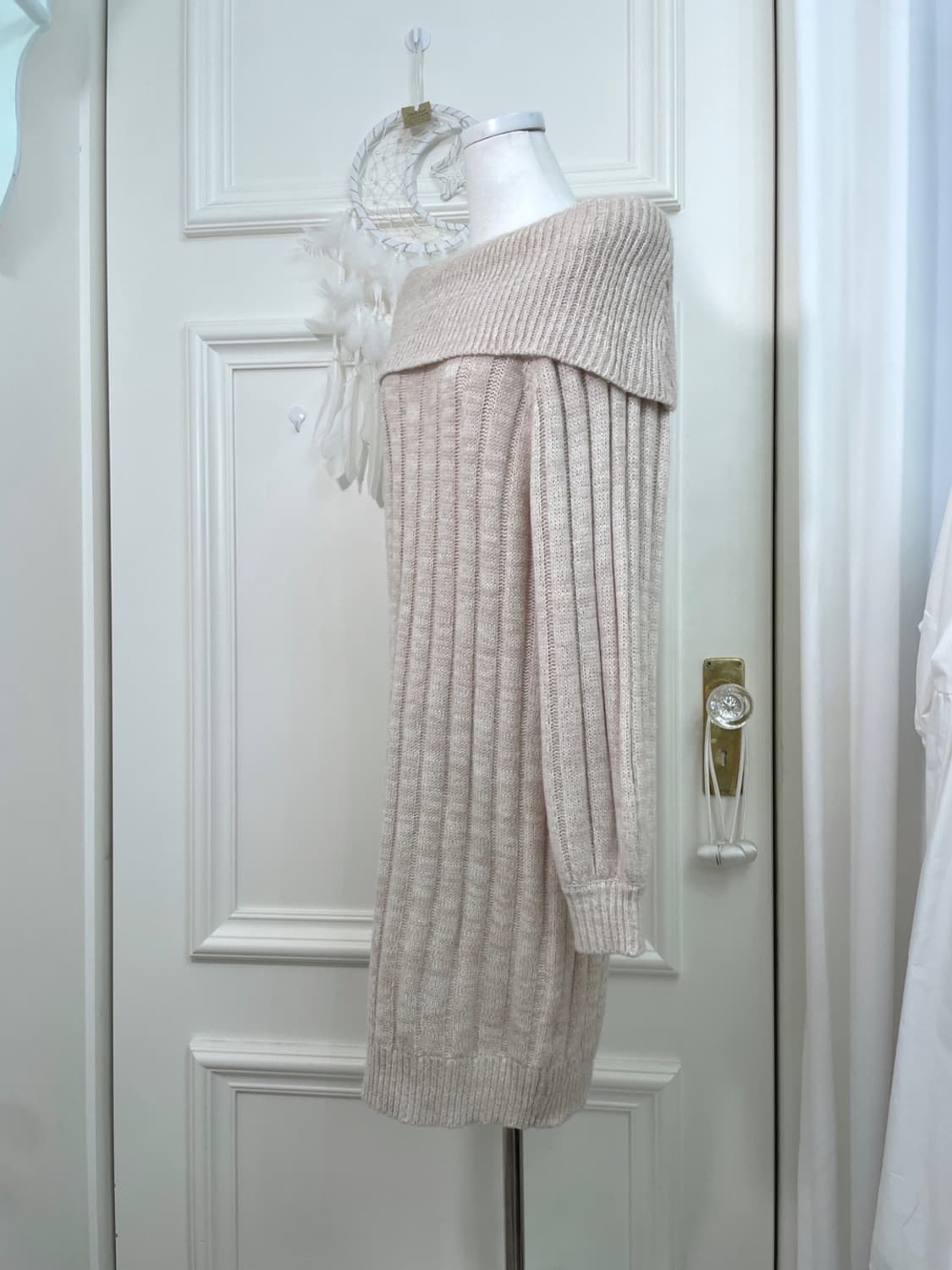 sheer pinkivory lovely off-shoulder swea 상품이미지2