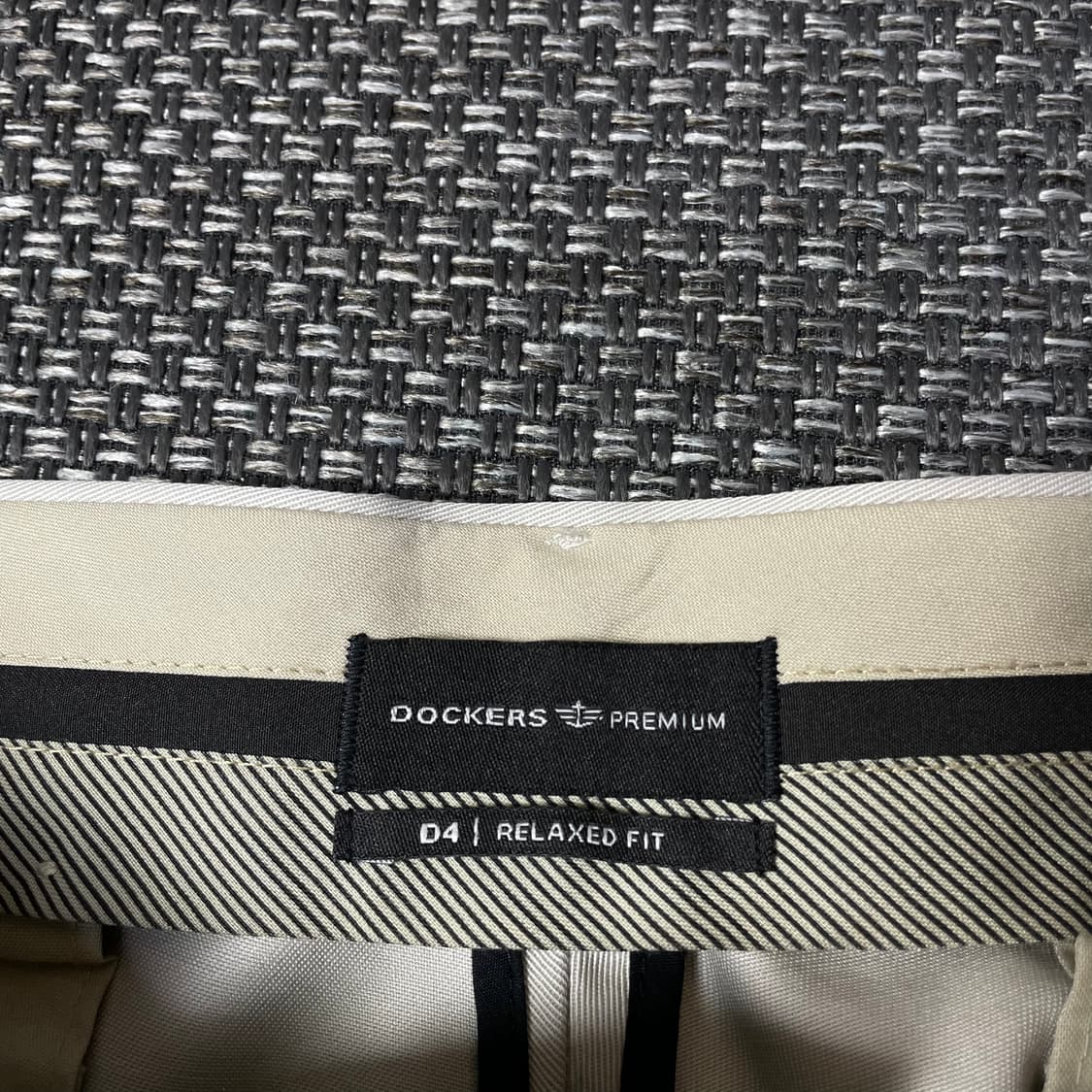 (33) 닥커스 아이보리 원버튼 슬랙스 릴렉스드핏 상품이미지3