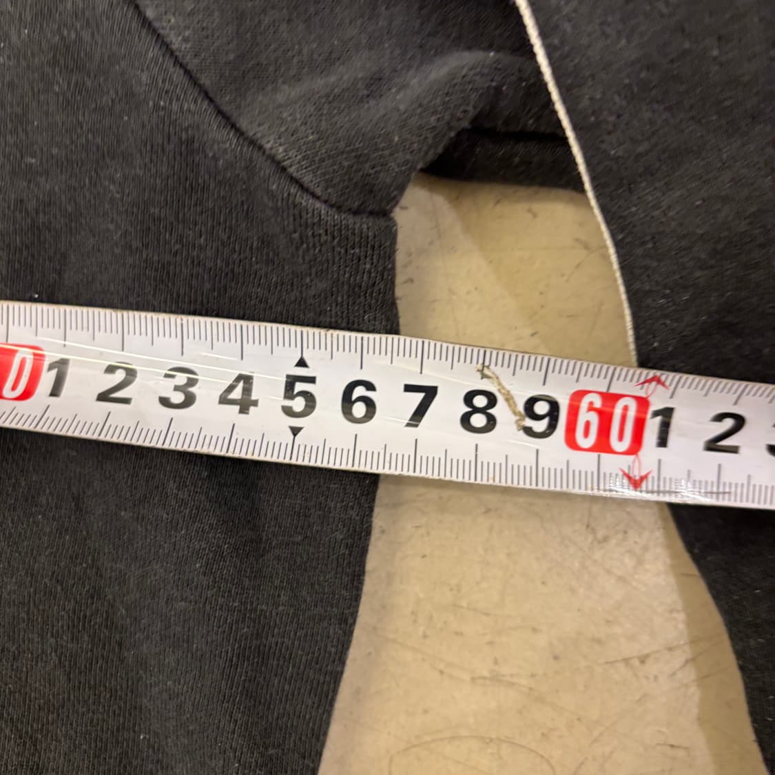 아디다스 삼선 스몰로고 블랙 맨투맨 상품이미지5