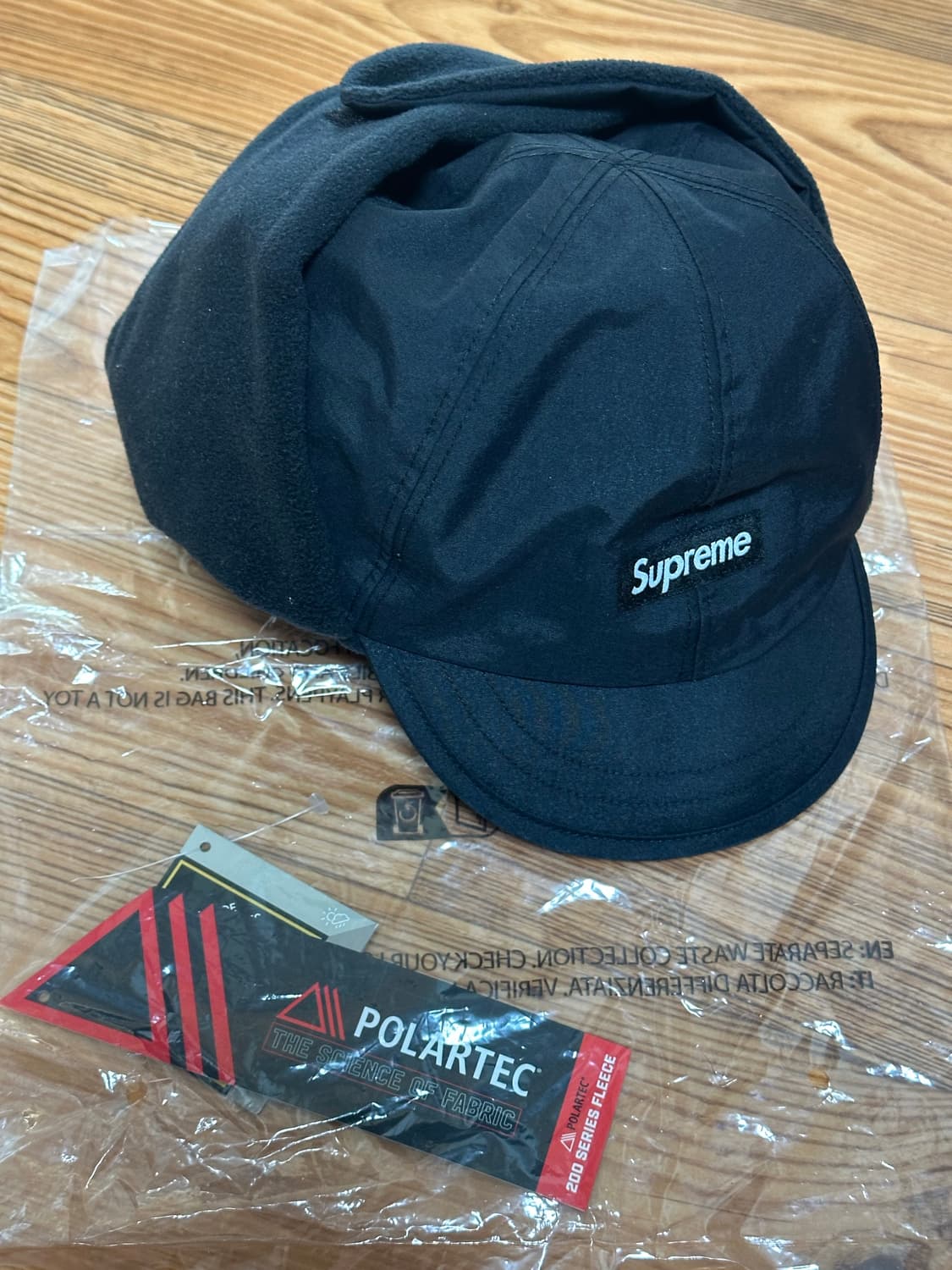 슈프림 고어텍스 이어플랩 M/L 상품이미지1