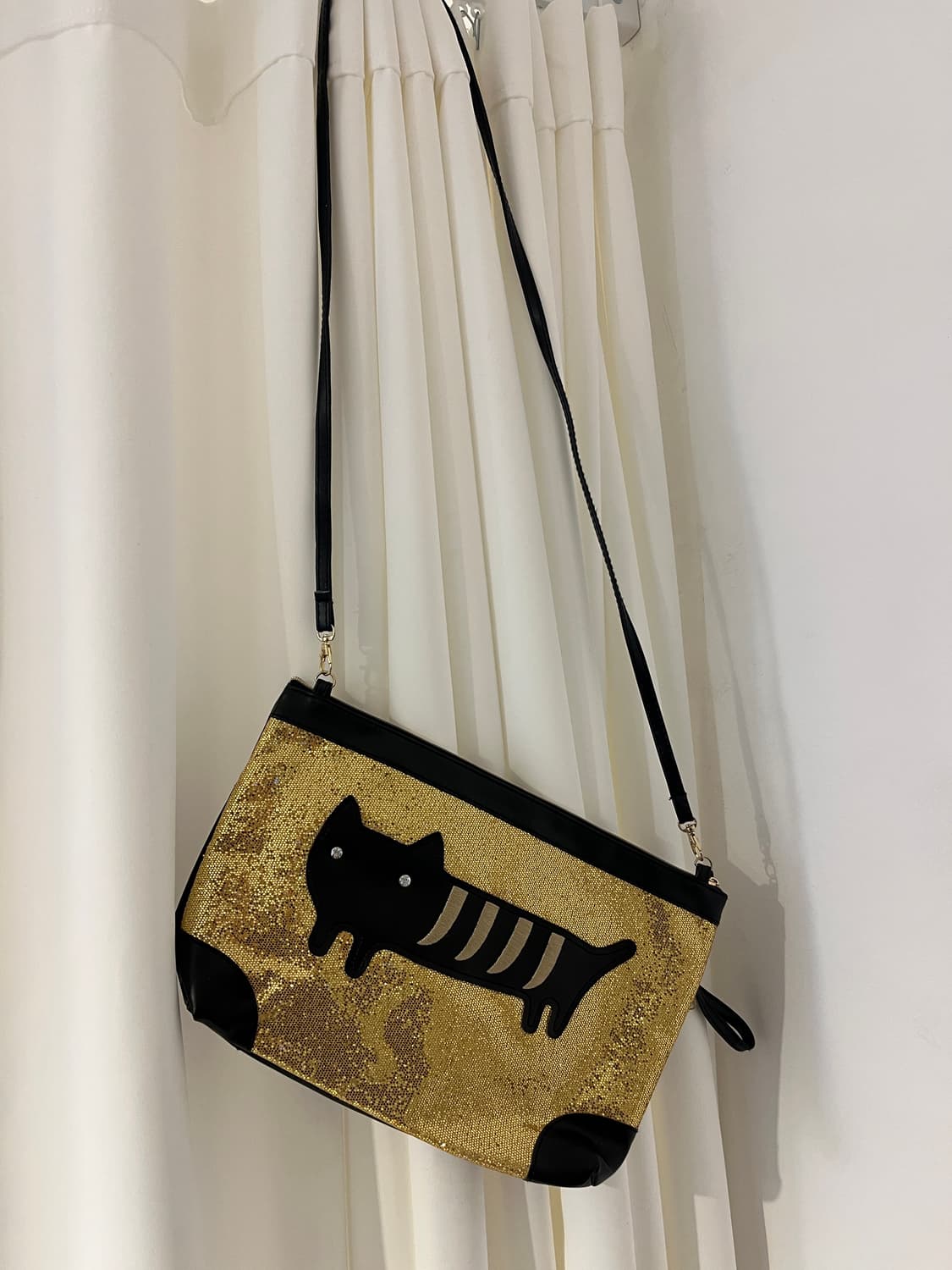 츠모리치사토 골드 반짝이 냐옹 크로스백 🐈‍⬛ 상품이미지5