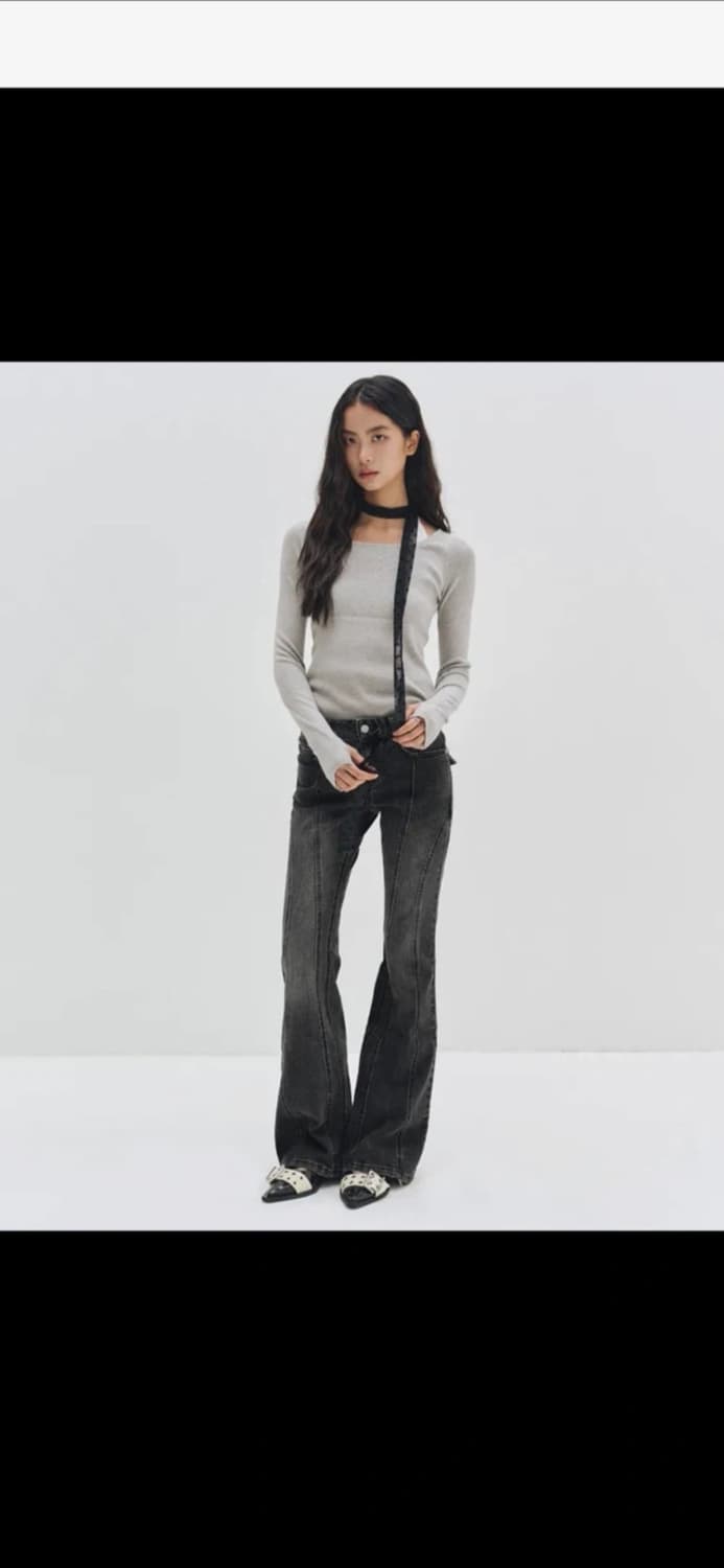 데케트 우먼 커브드 슬림 로우라이즈 플레어 진 (블랙) 상품이미지4