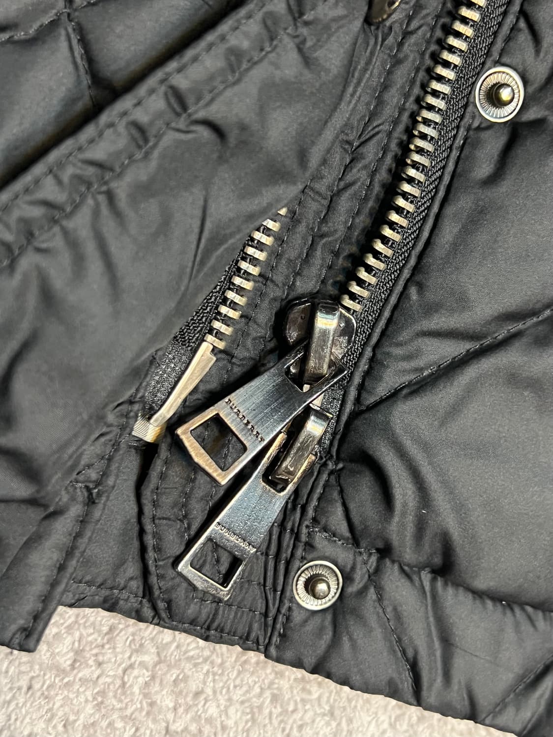 버버리 브릿 블랙 퀼팅 하프 롱패딩 s/p  상품이미지3