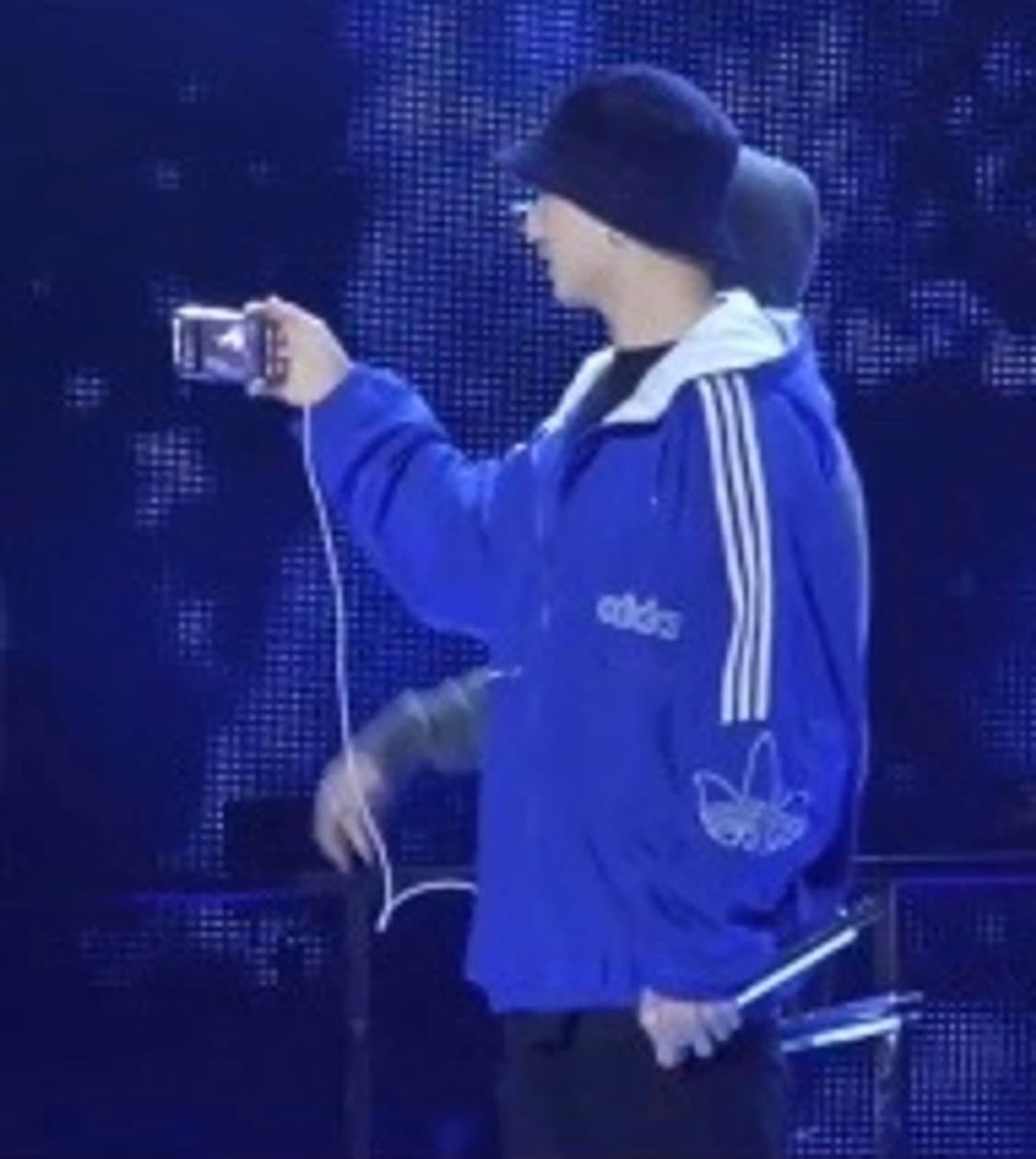 아디다스 해외판 방탄 정국 꾹디다스 트레포일 누빔 바람막이 자켓 블루 상품이미지3