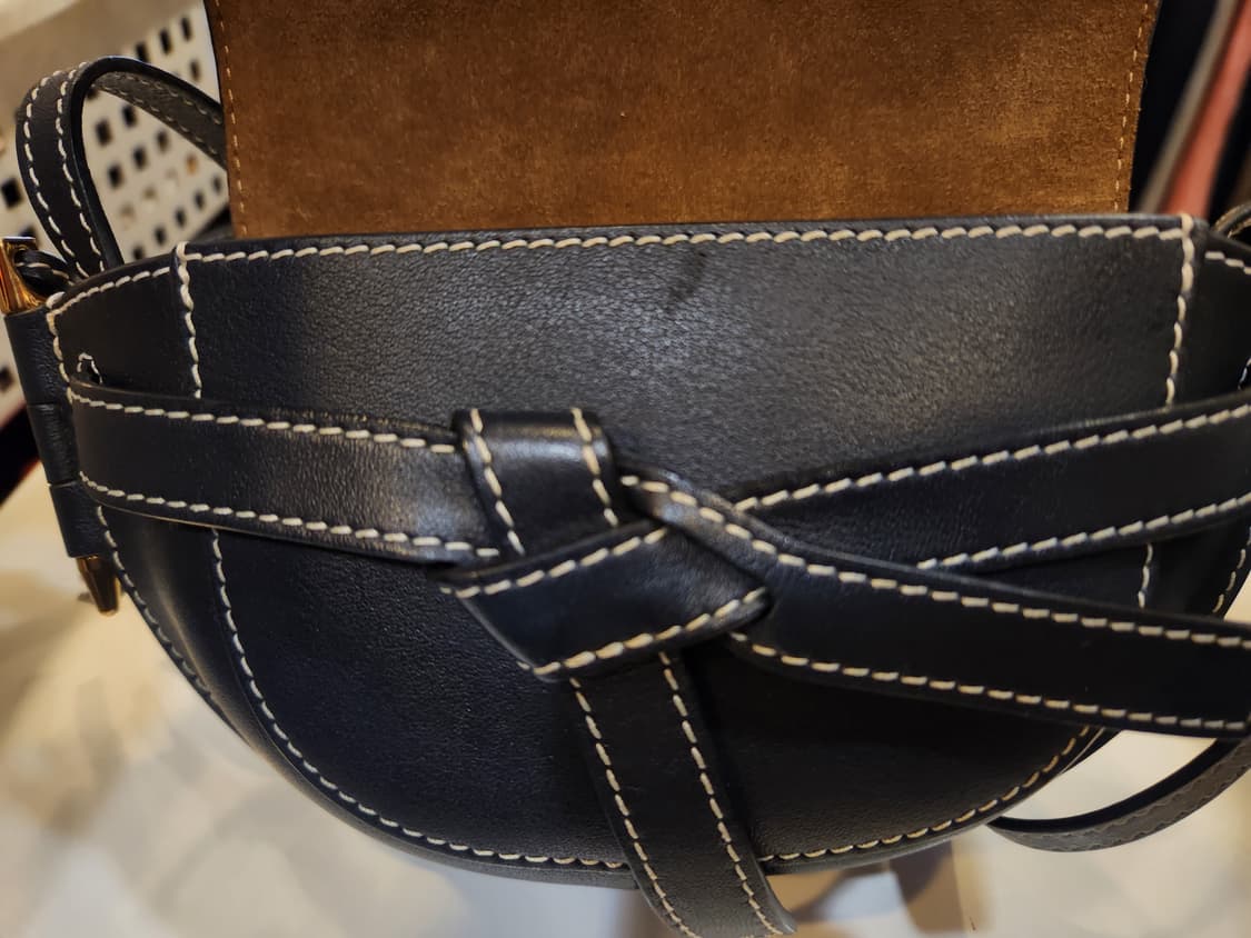 로에베 게이트백 미니 블랙  상품이미지3