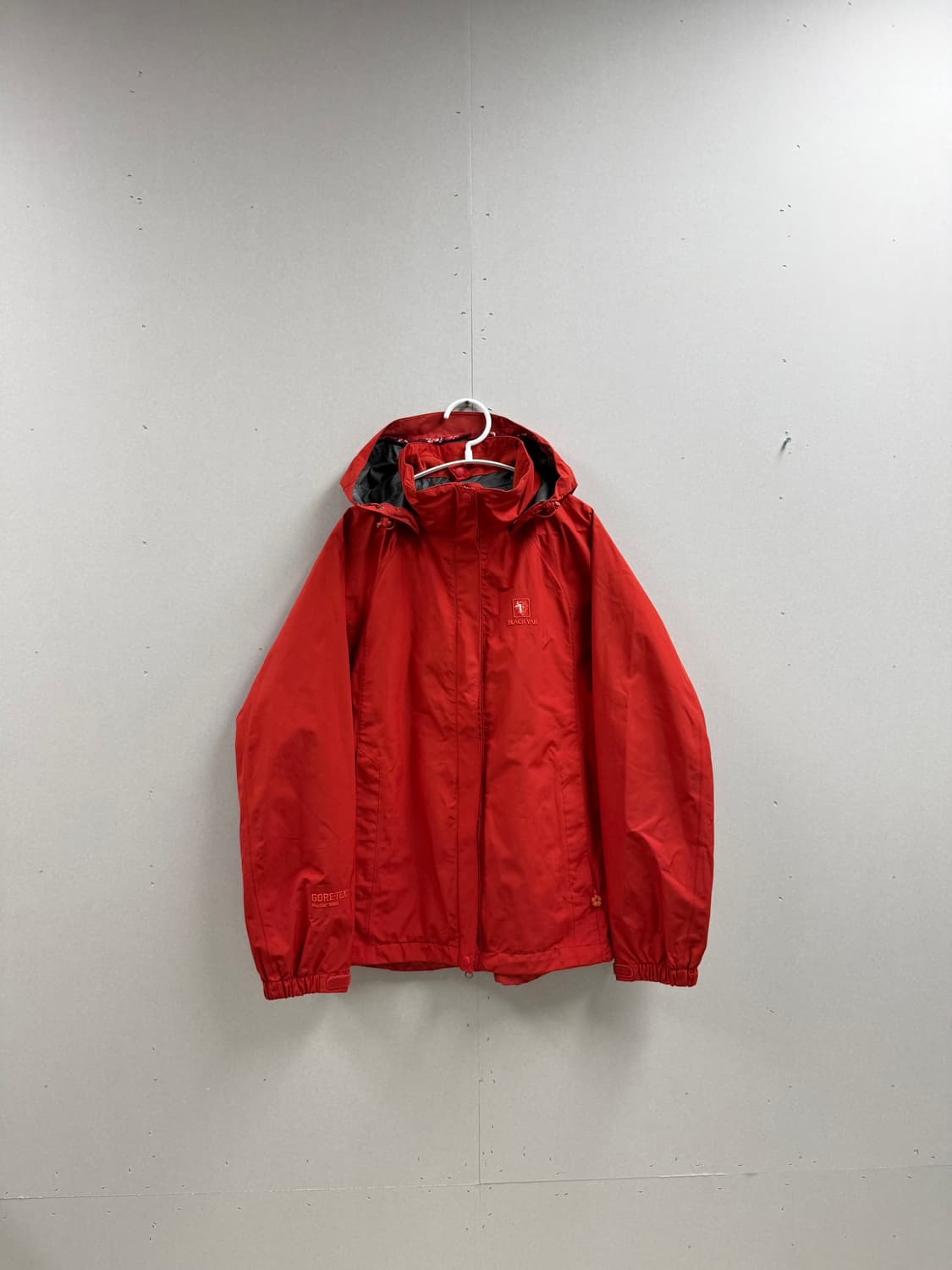 여성 90 M / 블랙야크 고어텍스 바람막이 레드 상품이미지1