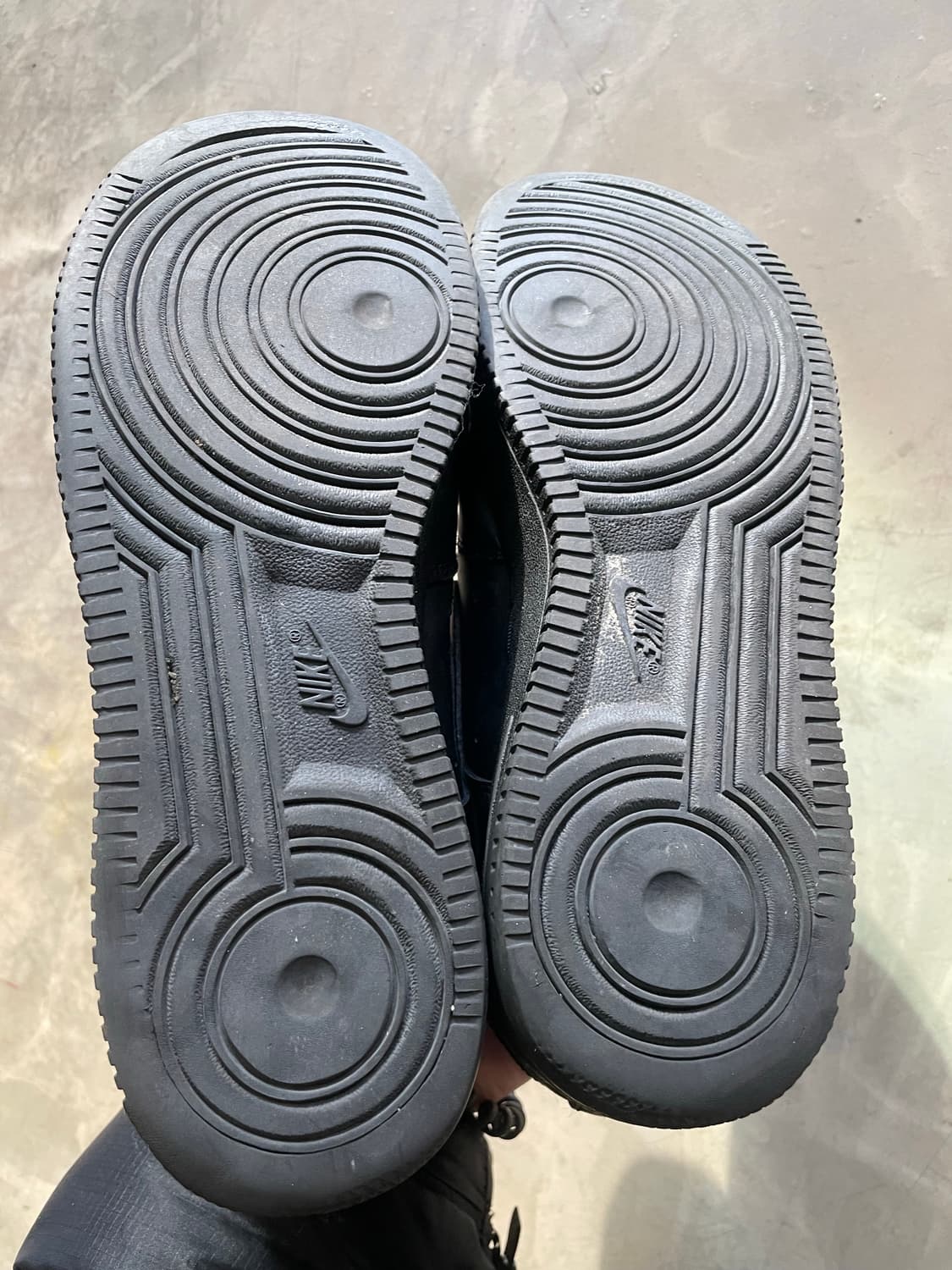 나이키 에어포스 1 블랙 275 상품이미지6