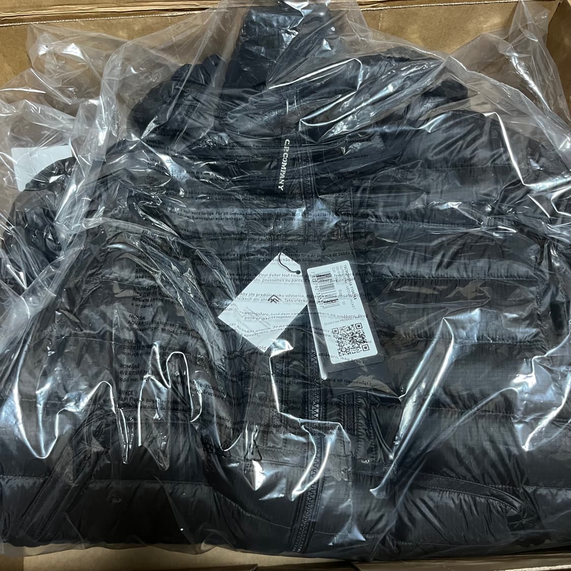 CP컴퍼니 경량패딩 DD쉘 블랙M 25FW 새상품 상품이미지2