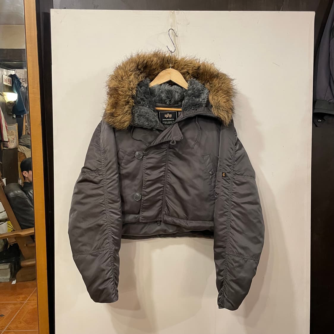 알파인더스트리 리메이크 숏봄버 L 상품이미지3