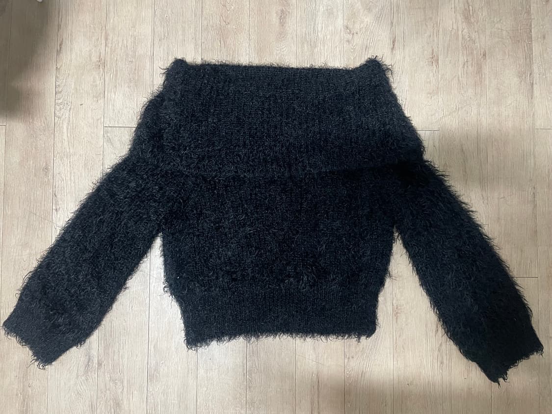 폼폼이 오프숄더 루즈핏 니트 상품이미지5