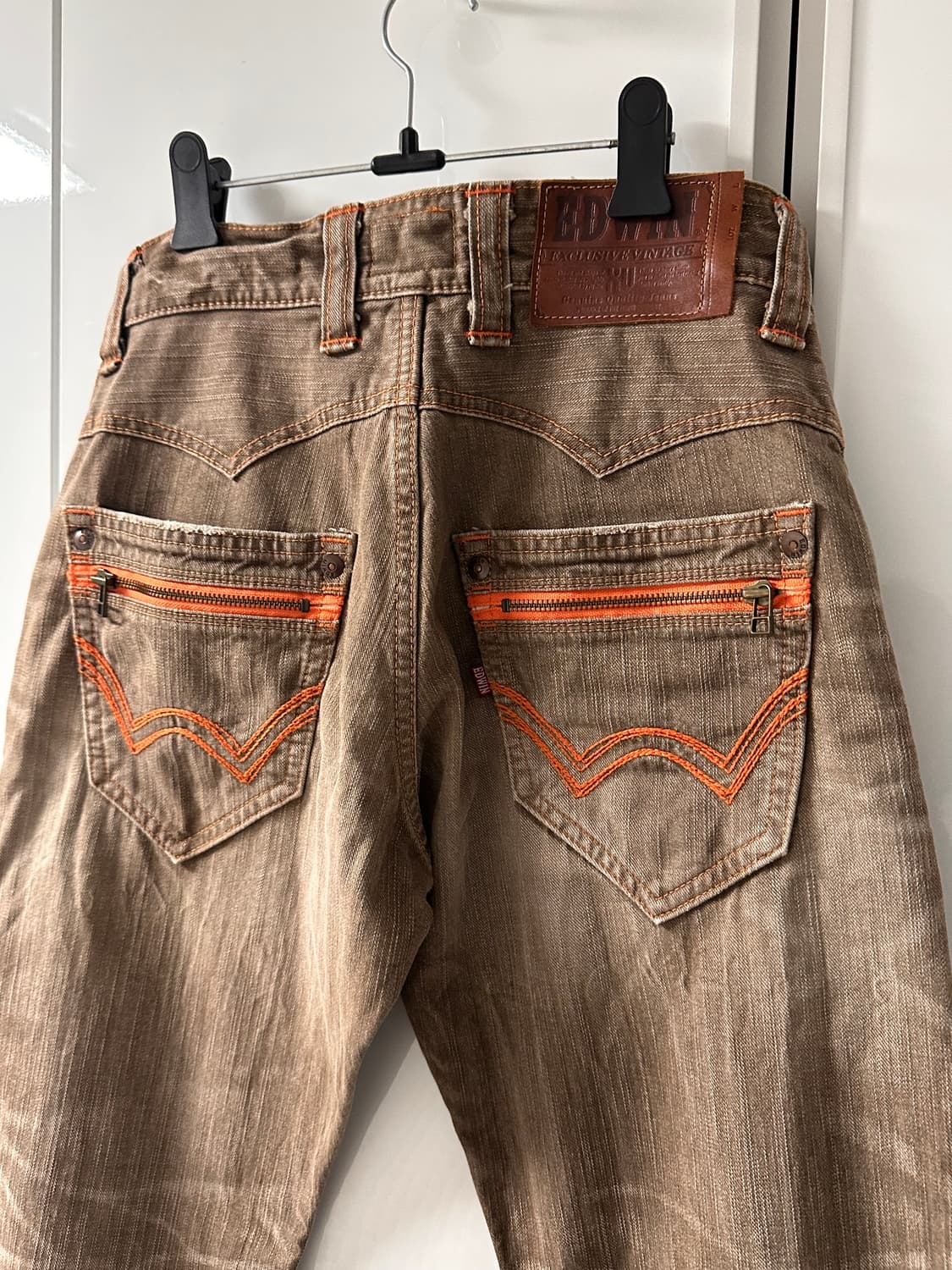EDWIN 오렌지 스티치 브라운 데님 팬츠 상품이미지1