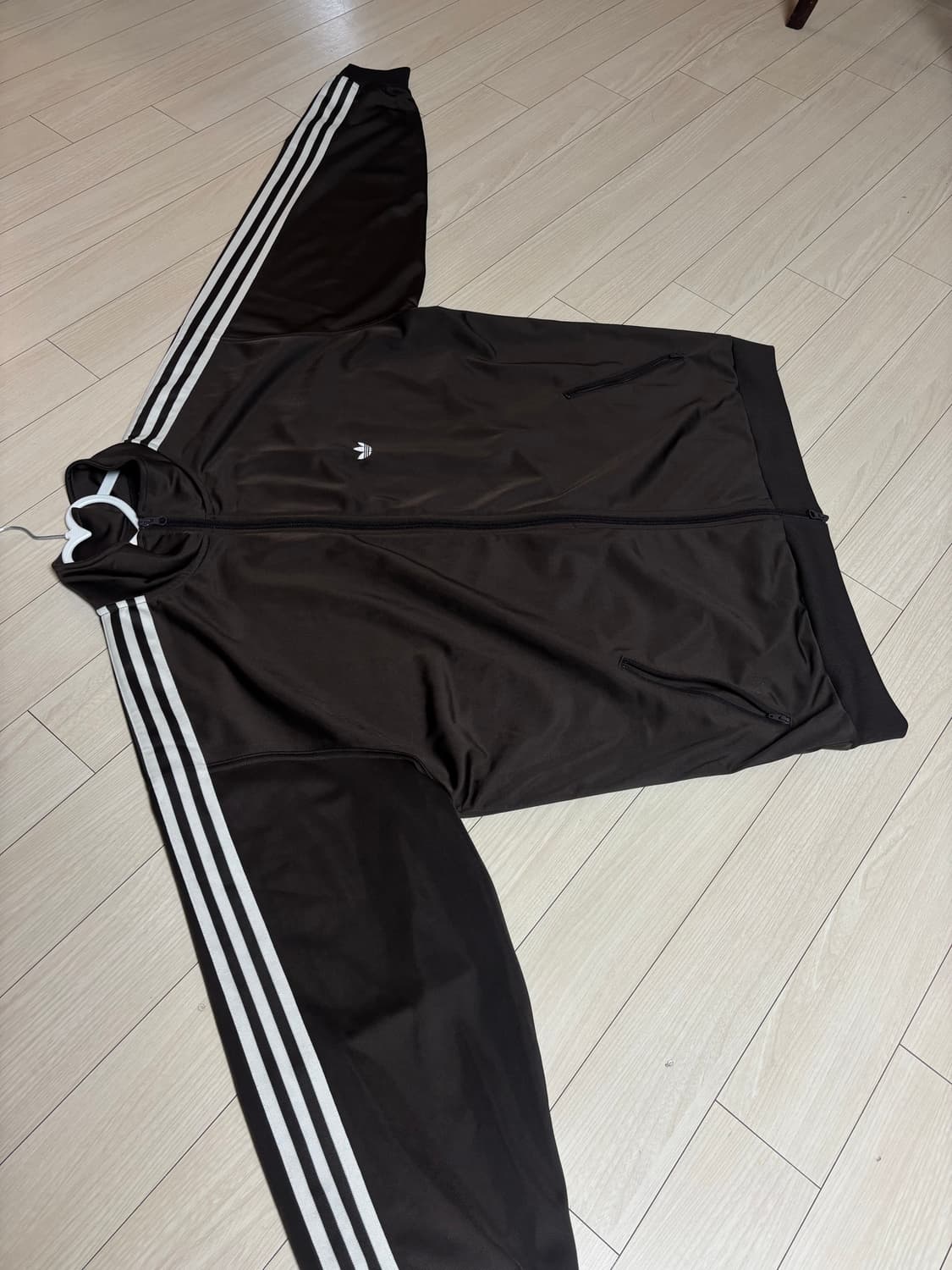 아디다스 bb트랙탑 브라운 xl 상품이미지1