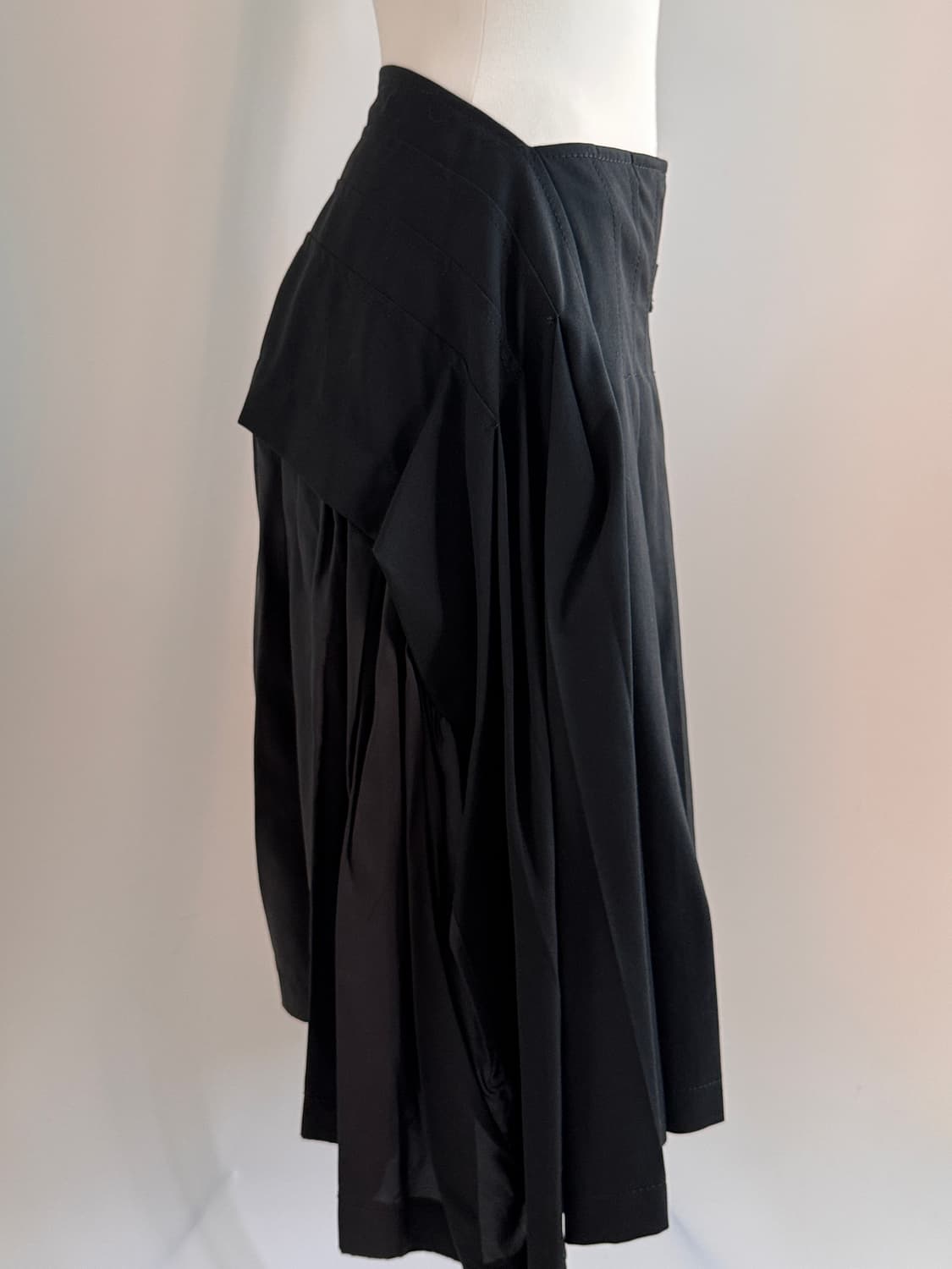Comme des garcons tricot 플리츠 언발 롱스커트 상품이미지2