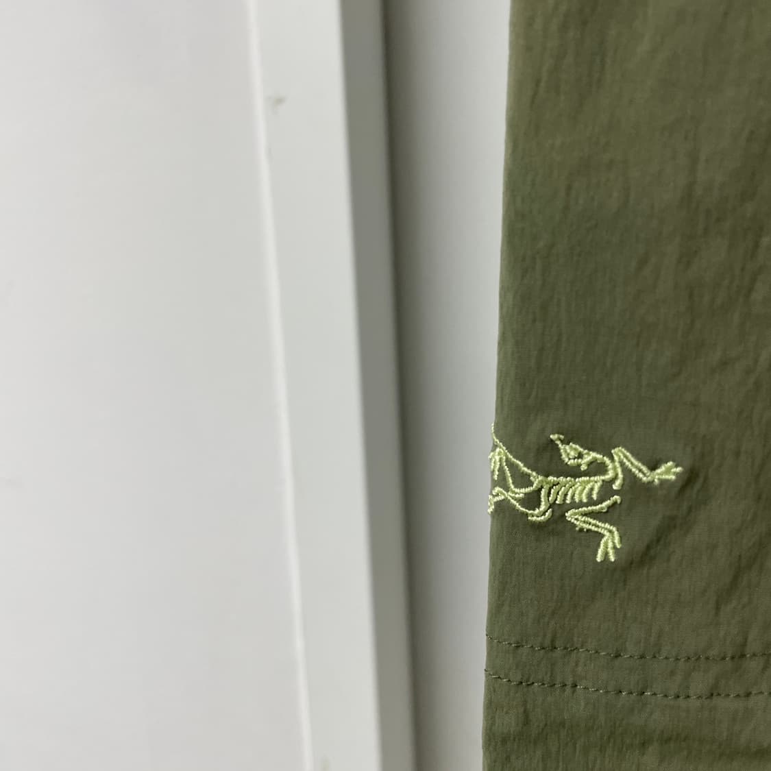 아크테릭스 카키 팬츠 6(W) 상품이미지4