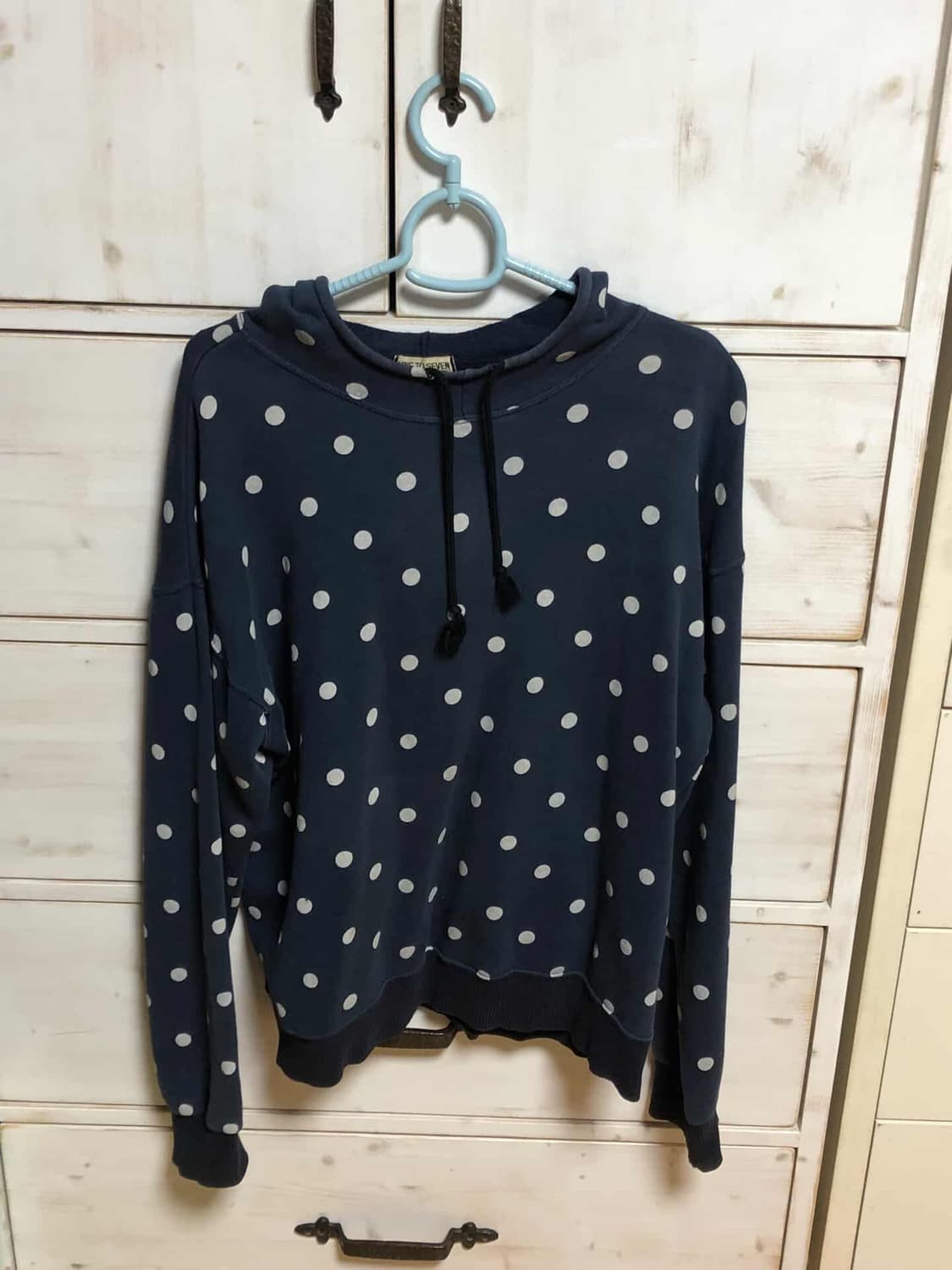 땡땡이 네이비 후드 상품이미지1