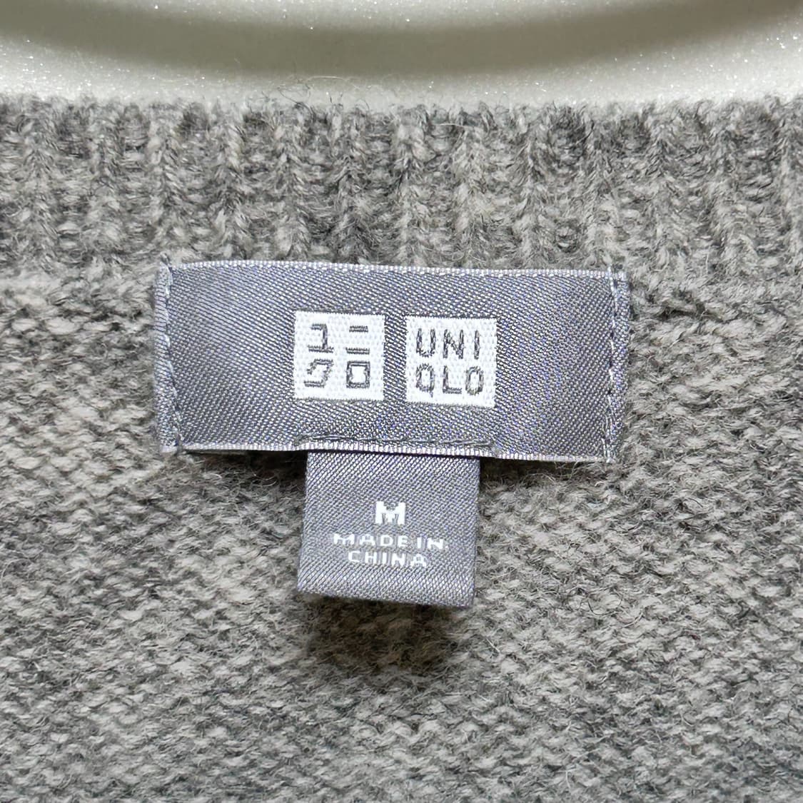 UNIQLO 유니클로 V넥 니트 회색 그레이 M 상품이미지4