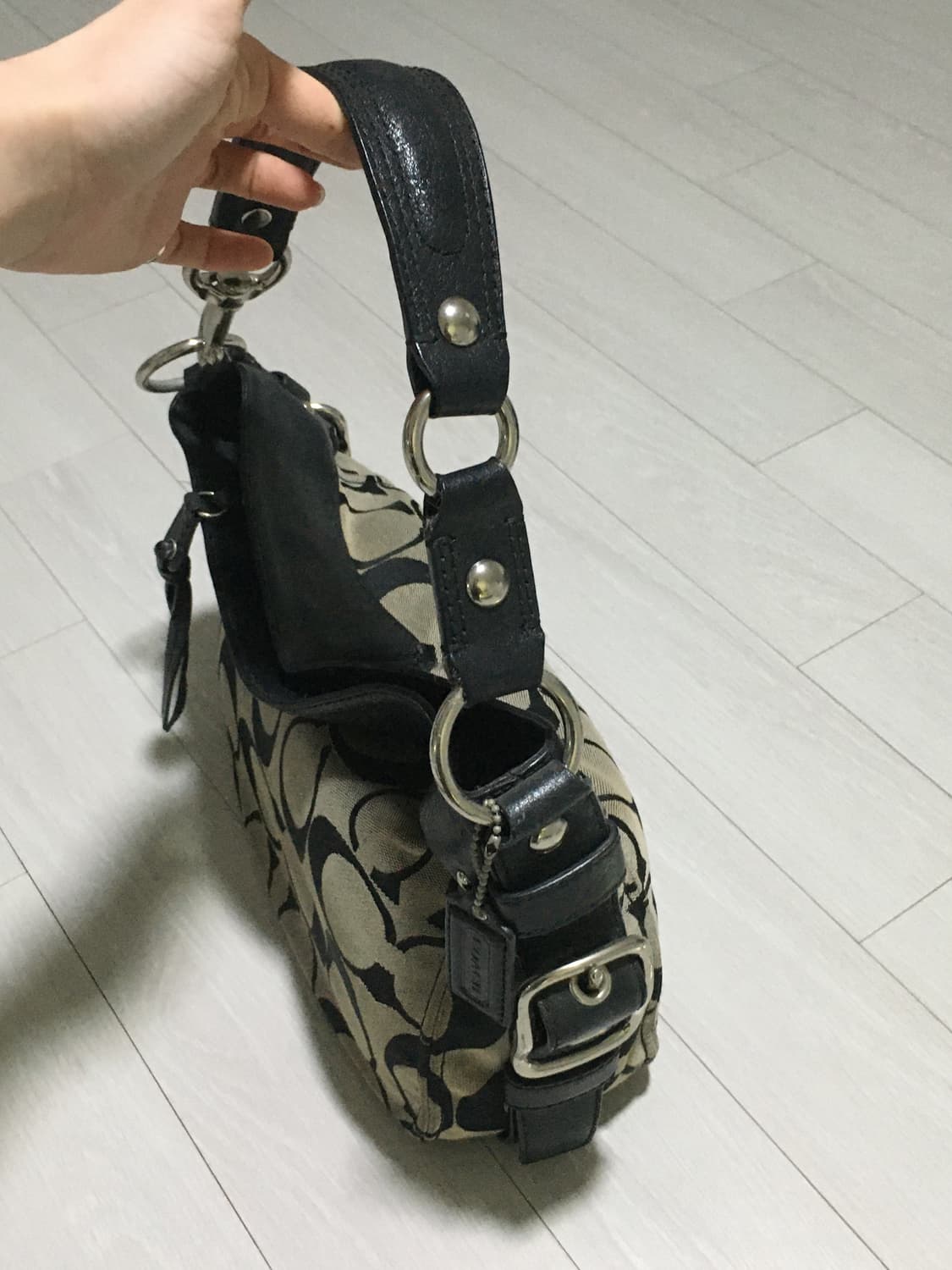 코치 시그니처 숄더 백(정품100%) 상품이미지2