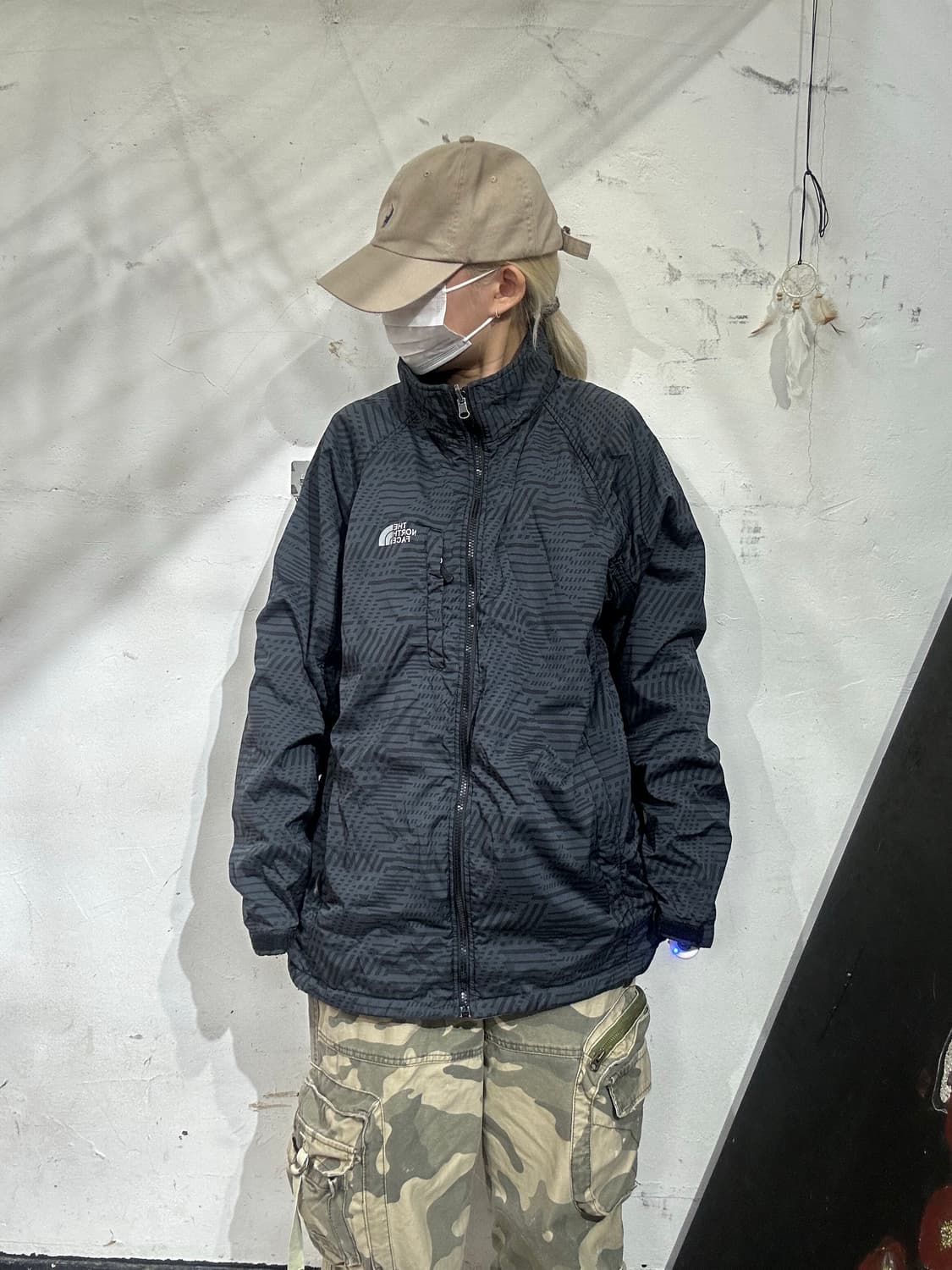 노스페이스 차콜 로고 바람막이 자켓 XL 상품이미지2