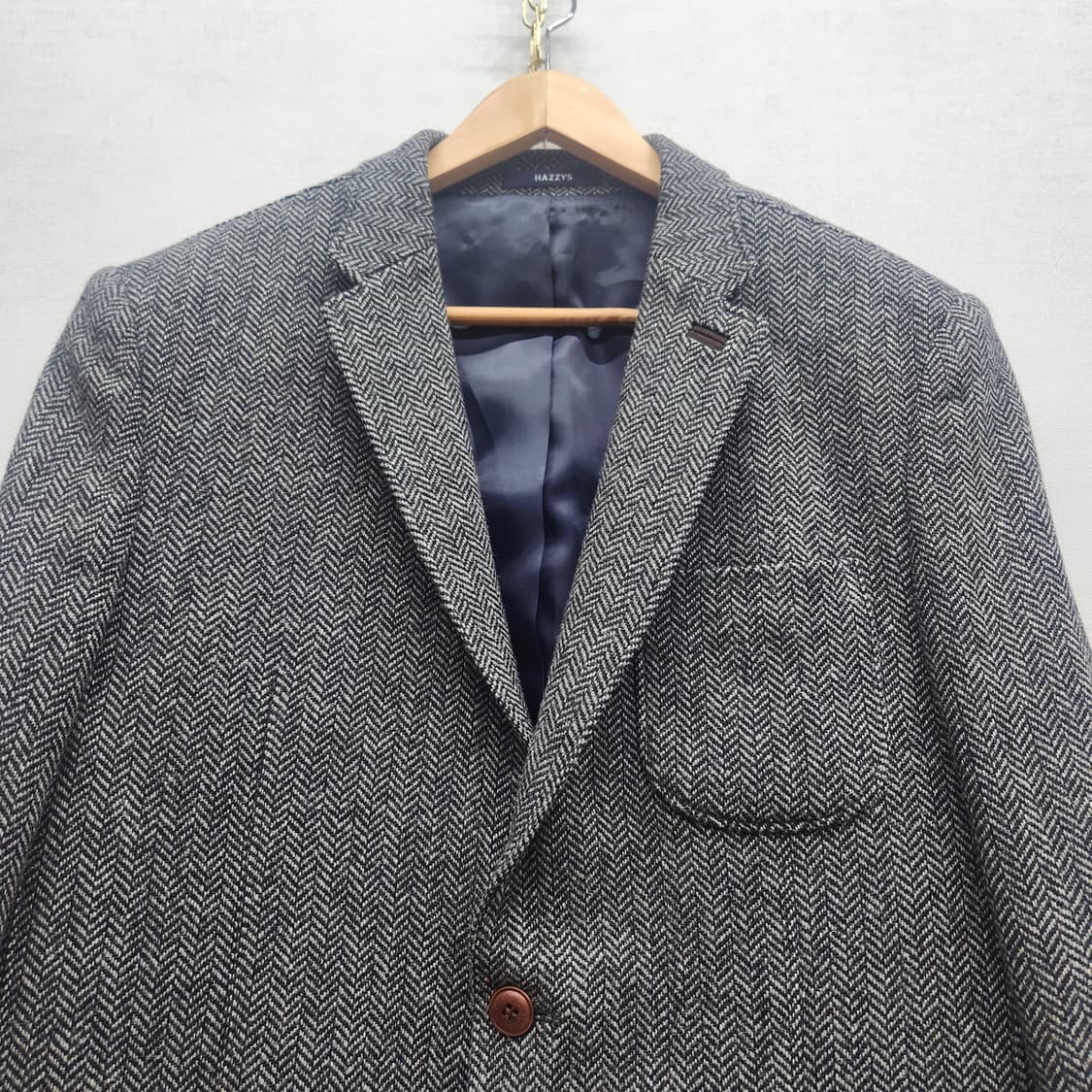 헤지스 로고자수 헤링본 울 엘보패치 블레이저 100(L) 상품이미지2