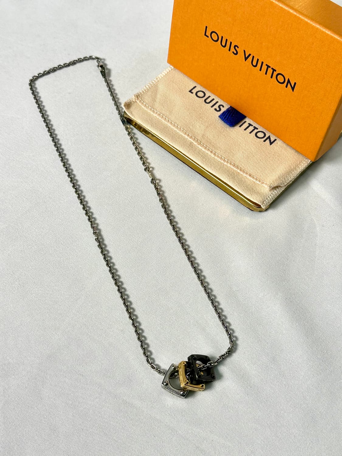 [정품]루이비통 모노그램 볼드 네클리스 상품이미지4