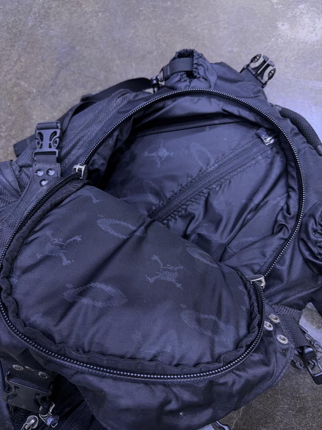 오클리 택티컬 멀티 유틸리티 백팩 블랙 상품이미지7