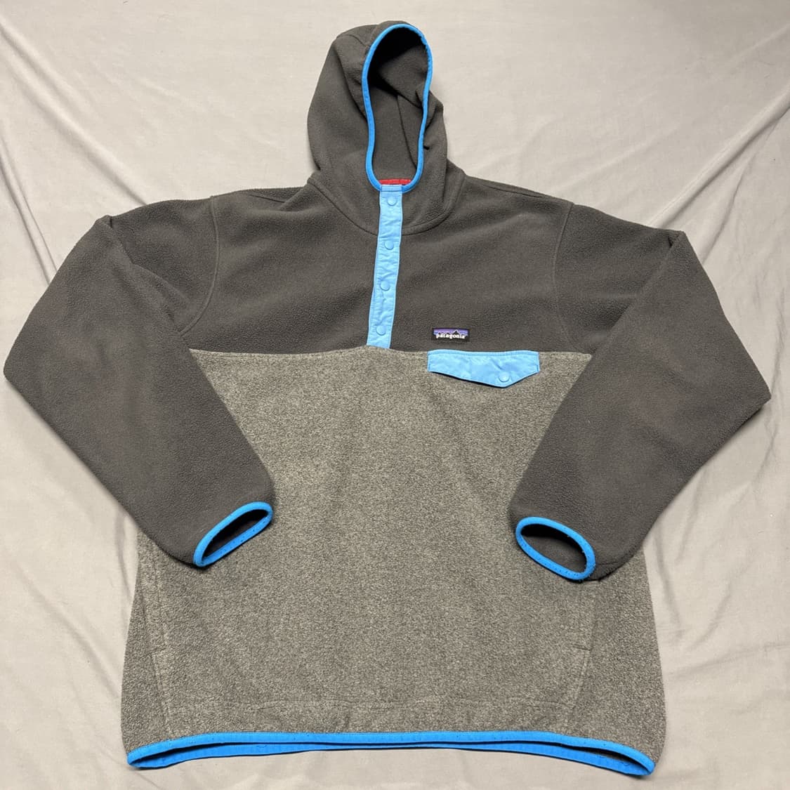 16FW 파타고니아 신칠라 스냅-티 후디 차콜/라이트 그레이 상품이미지1