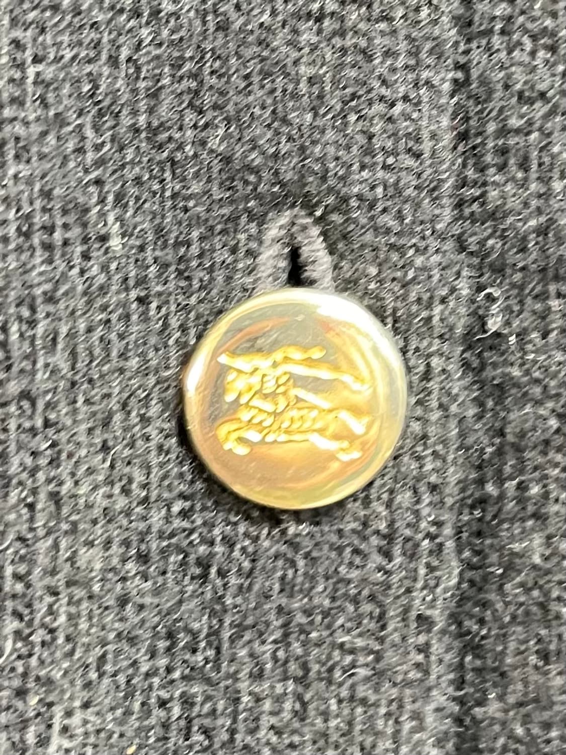 버버리 스코틀랜드 울 금장 라운드 가디건 (on.545) 상품이미지4