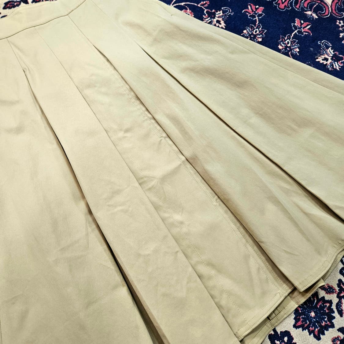 아떼바네사브루노 22FW 플리츠 스커트 36size 상품이미지5