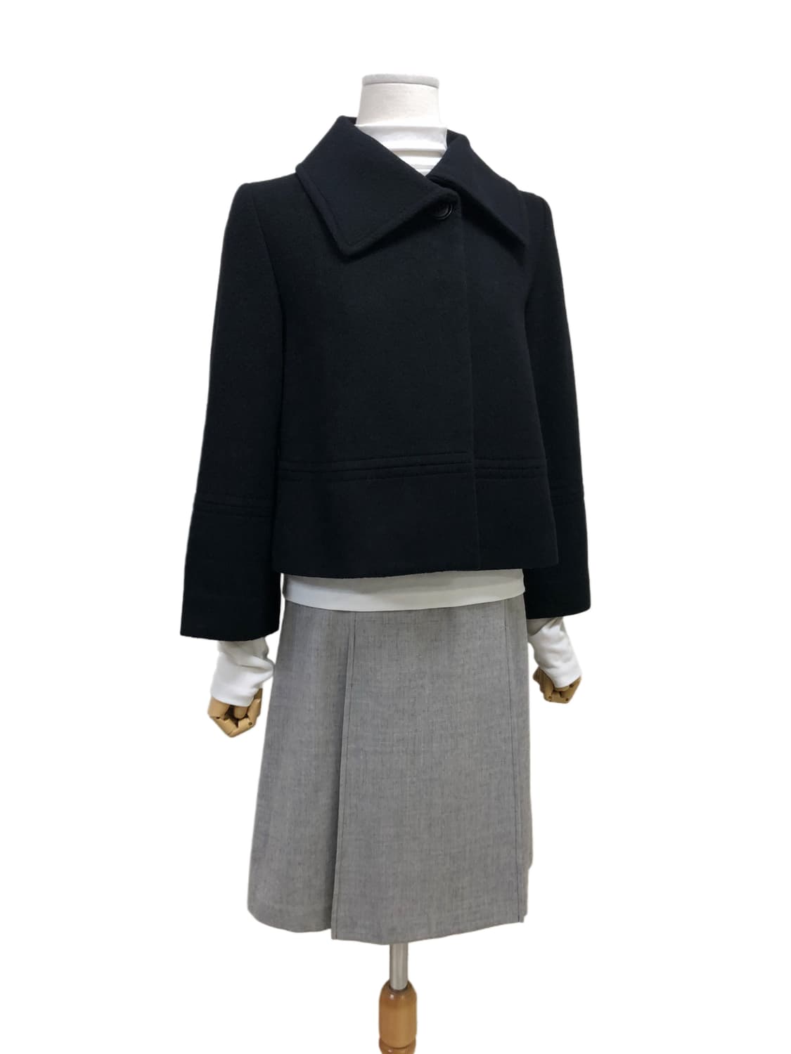 INED 블랙 숏 코트 상품이미지3