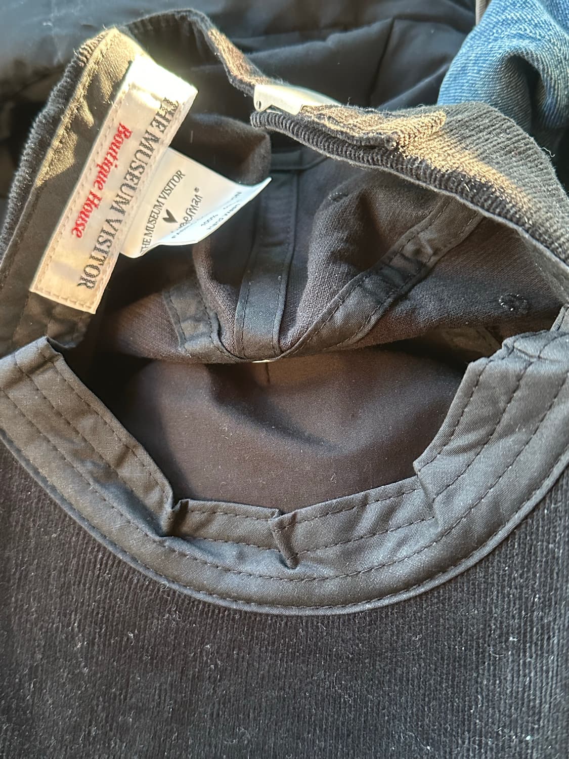 더뮤지엄비지터 볼캡 블랙 상품이미지2